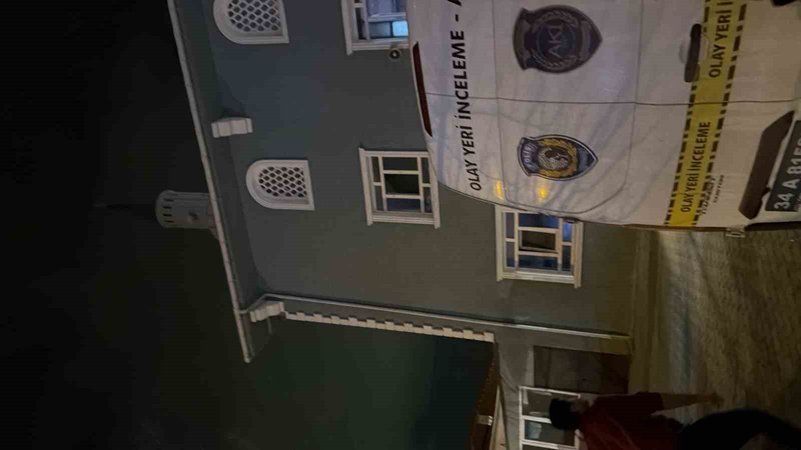 Arnavutköy’de cami avlusunda yaşlı adama silahlı saldırı: 1 yaralı