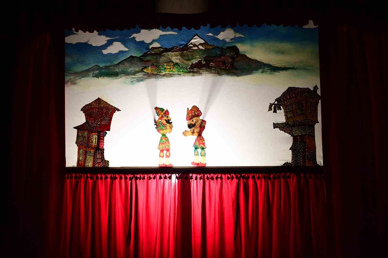 Geleneksel Karagöz Oyunu Osmangazi’de Çocuklarla Hayat Buldu