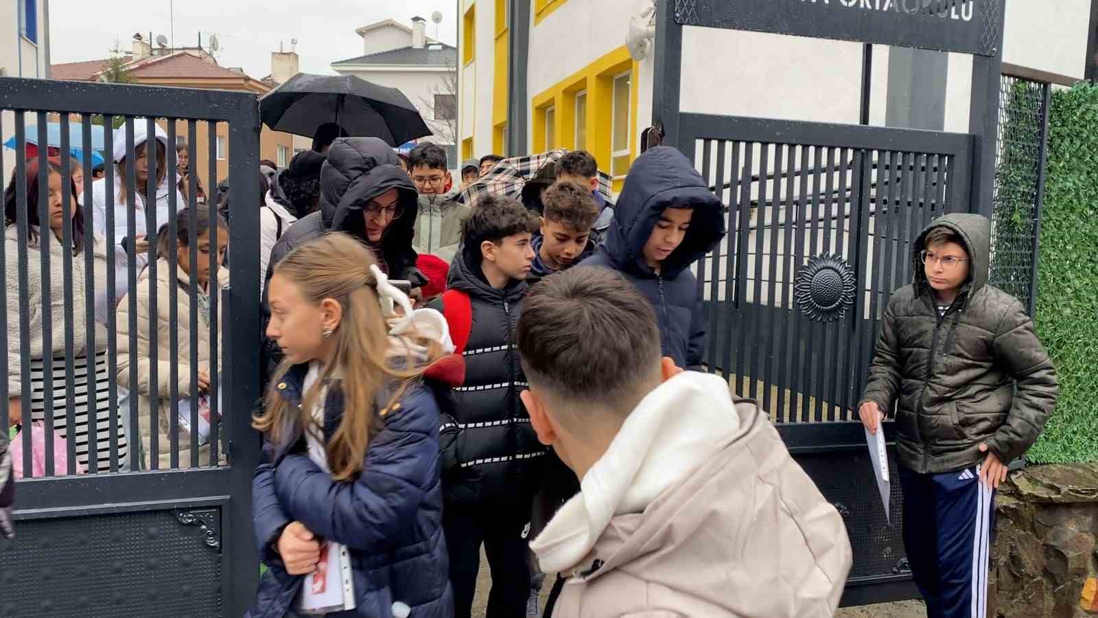 Bolu’da 52 bin öğrenci karne sevinci yaşadı