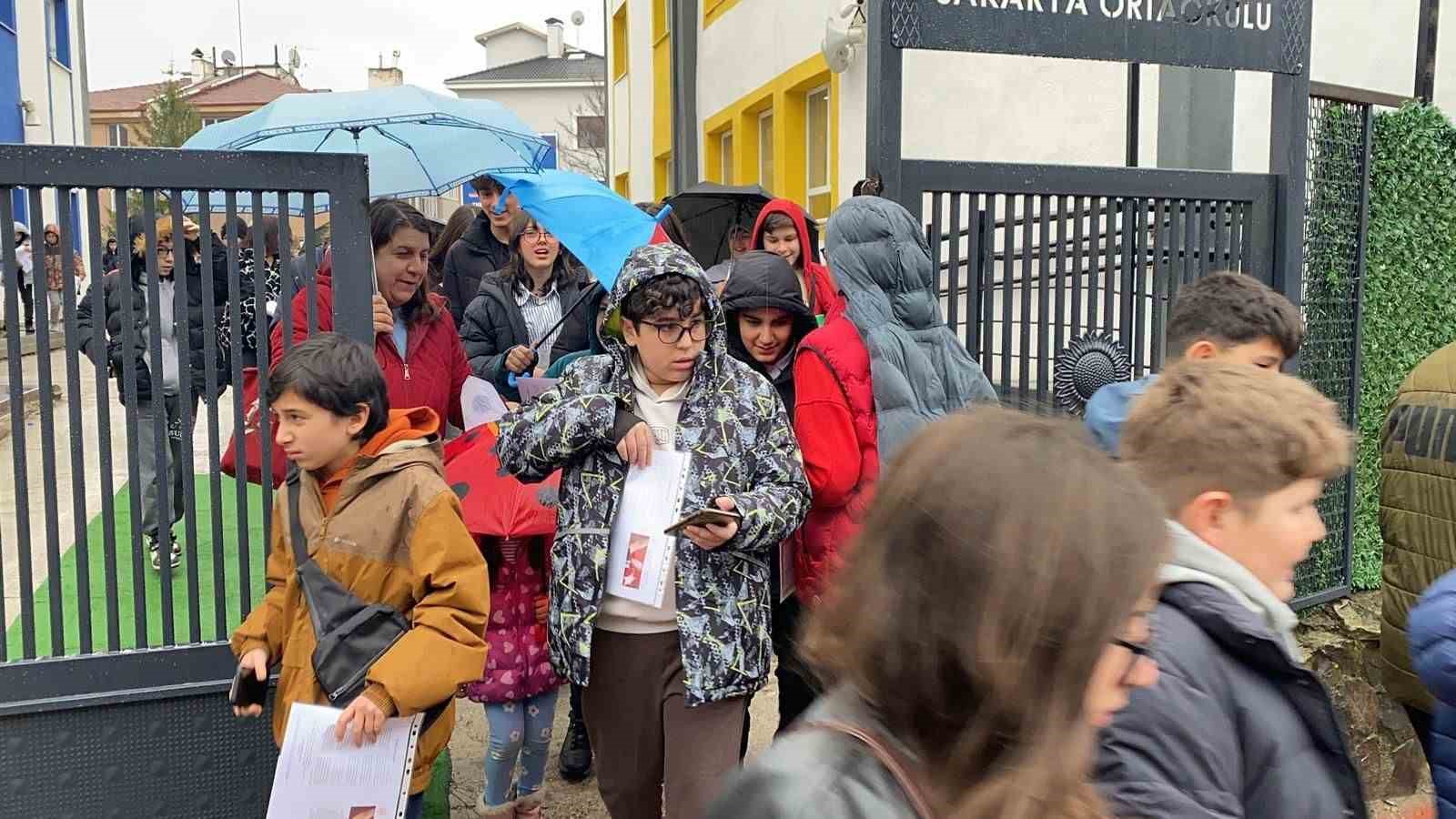 Bolu’da 52 bin öğrenci karne sevinci yaşadı