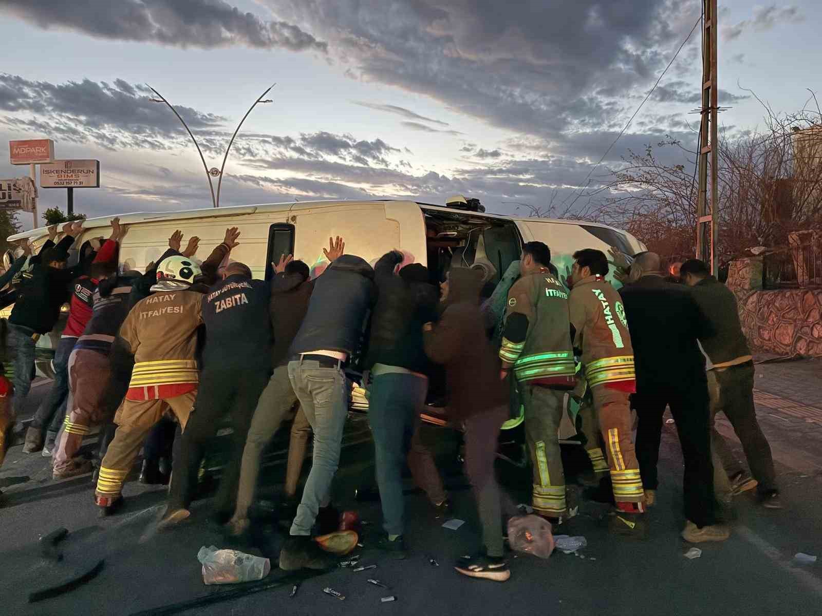 Hatay’daki zincirleme trafik kazasında yaralı sayısı 18’e yükseldi