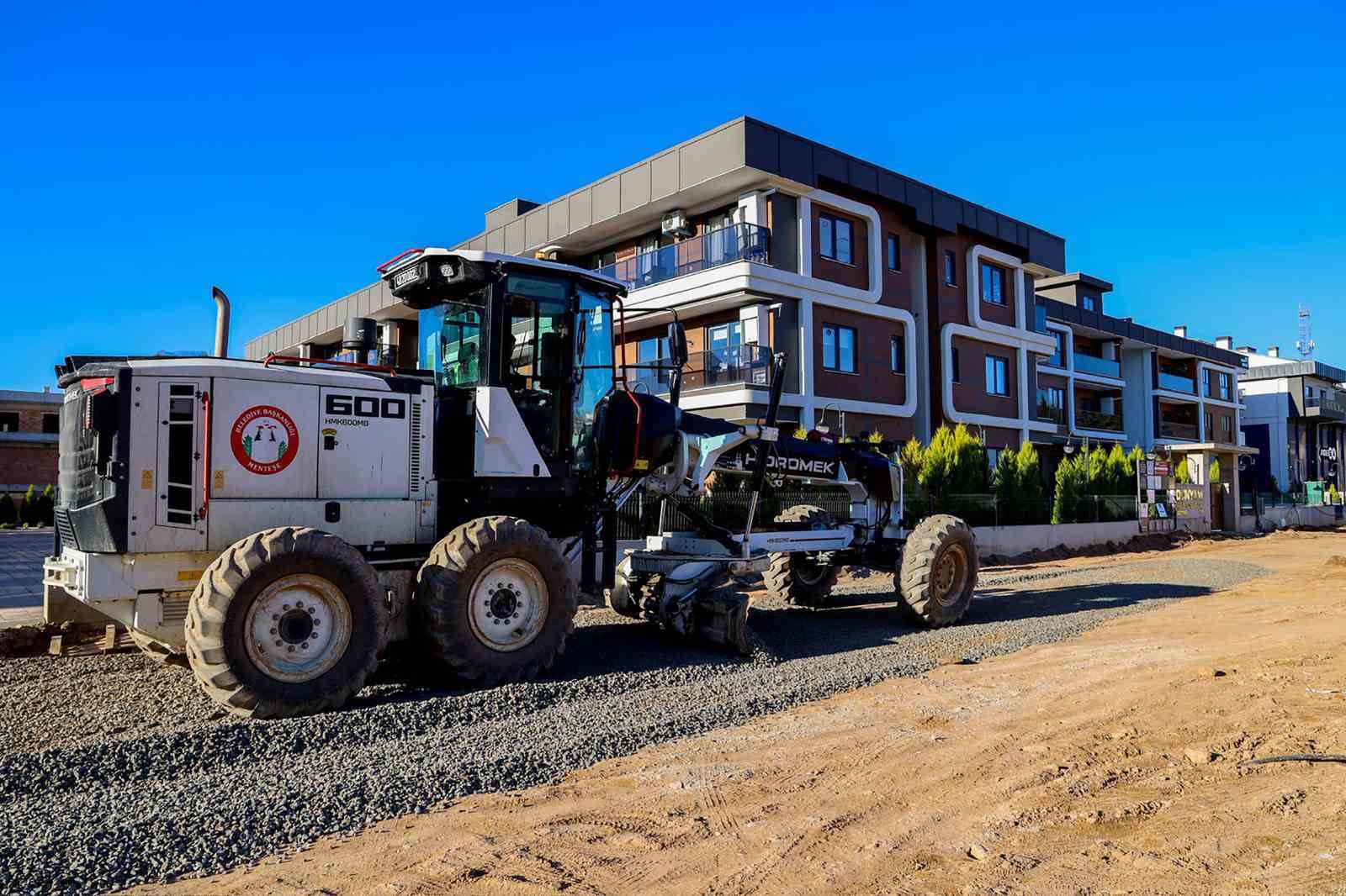 Emirbeyazıt Mahallesi Kolejler bölgesinde üstyapı çalışmaları başladı