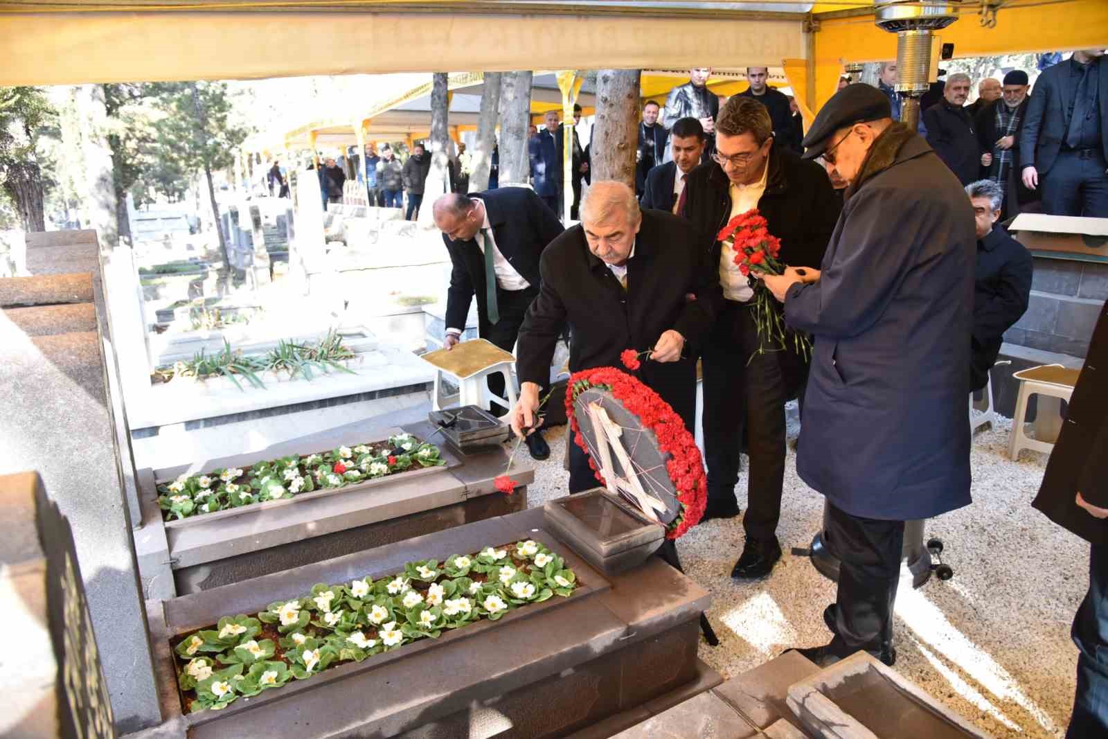 SANKO’nun kurucusu Sani Konukoğlu, mezarı başında anıldı