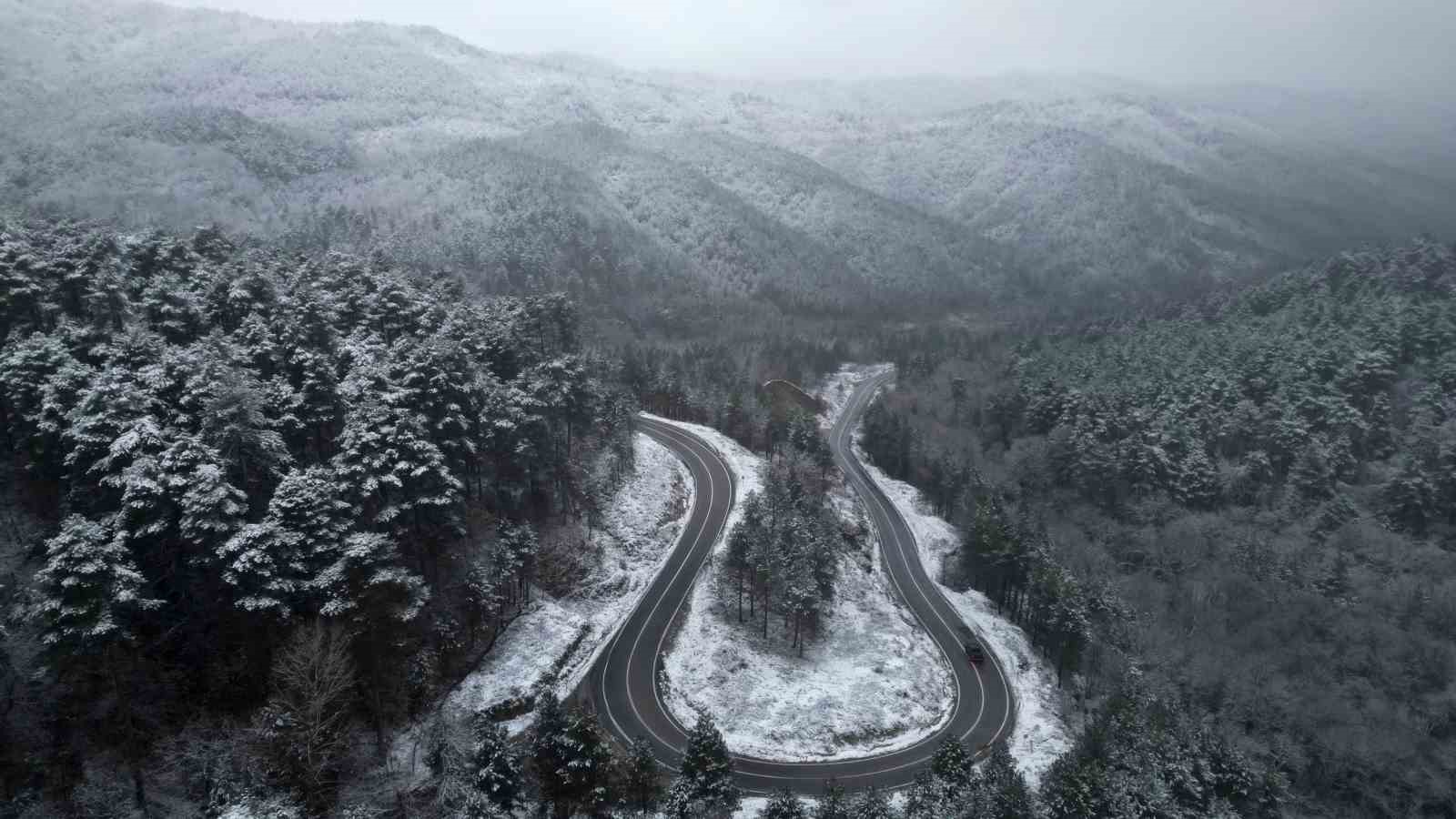 Kazdağları beyaza büründü, manzara nefes kesti