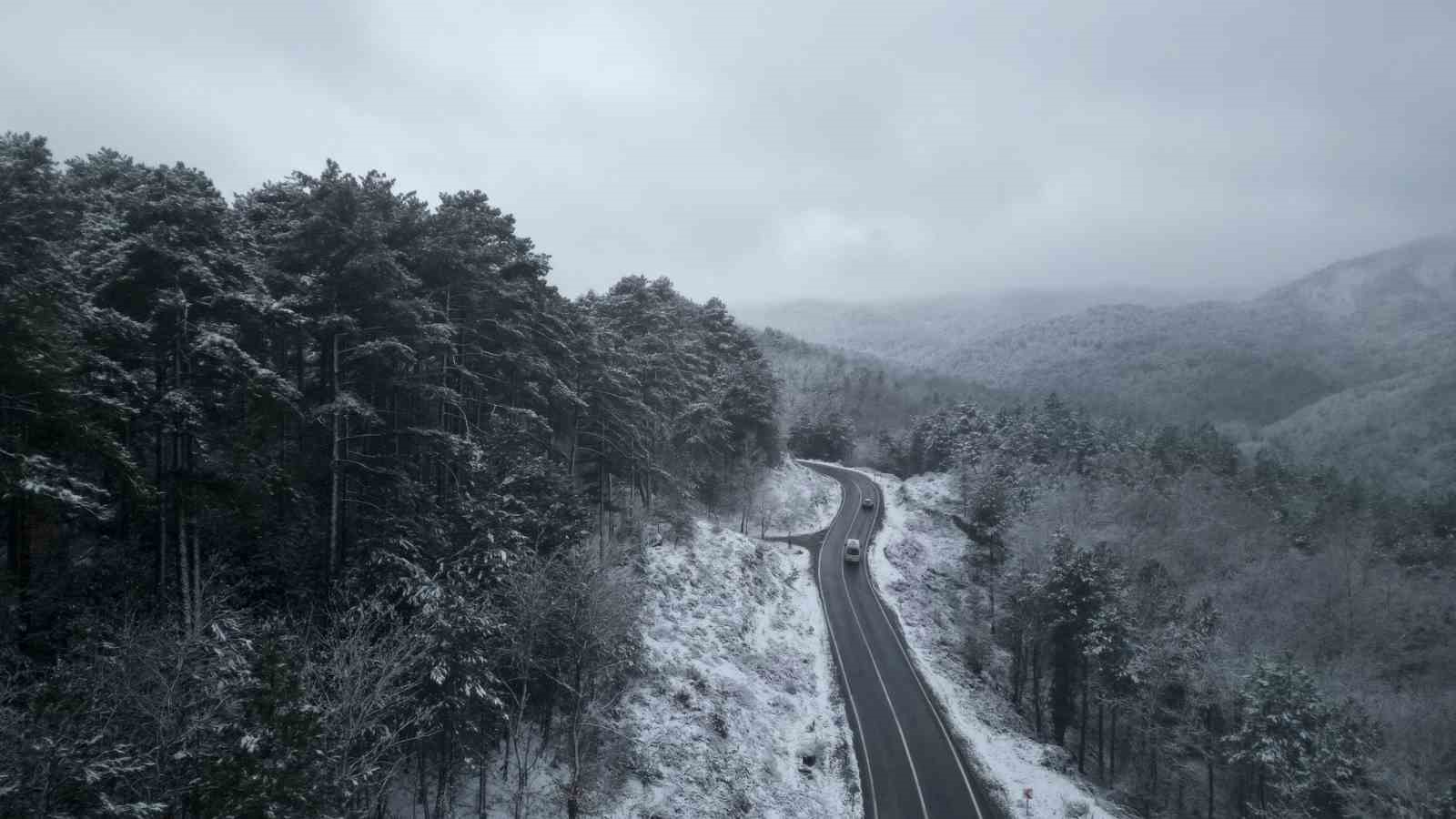 Kazdağları beyaza büründü, manzara nefes kesti