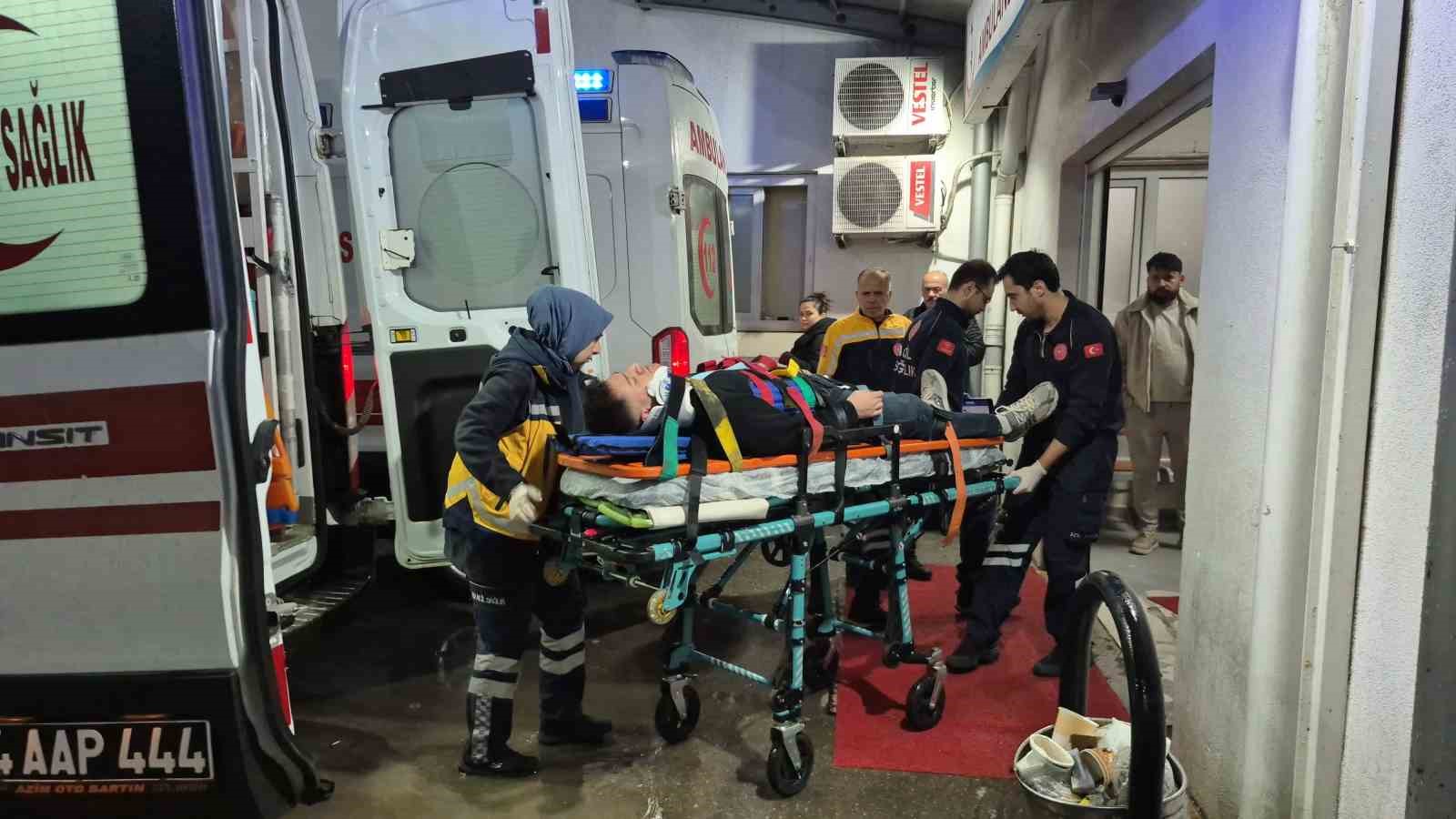 Bartın’da sağanak yağış kazayı beraberinde getirdi: 2 yaralı