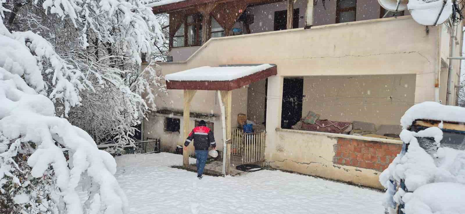 Ordu’da ihtiyaç sahiplerine sıcak yemekleri ulaştırılıyor