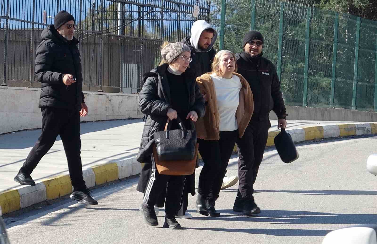 Yol kenarında ölü bulunan 14 yaşındaki çocuğun ailesi gözyaşlarına boğuldu