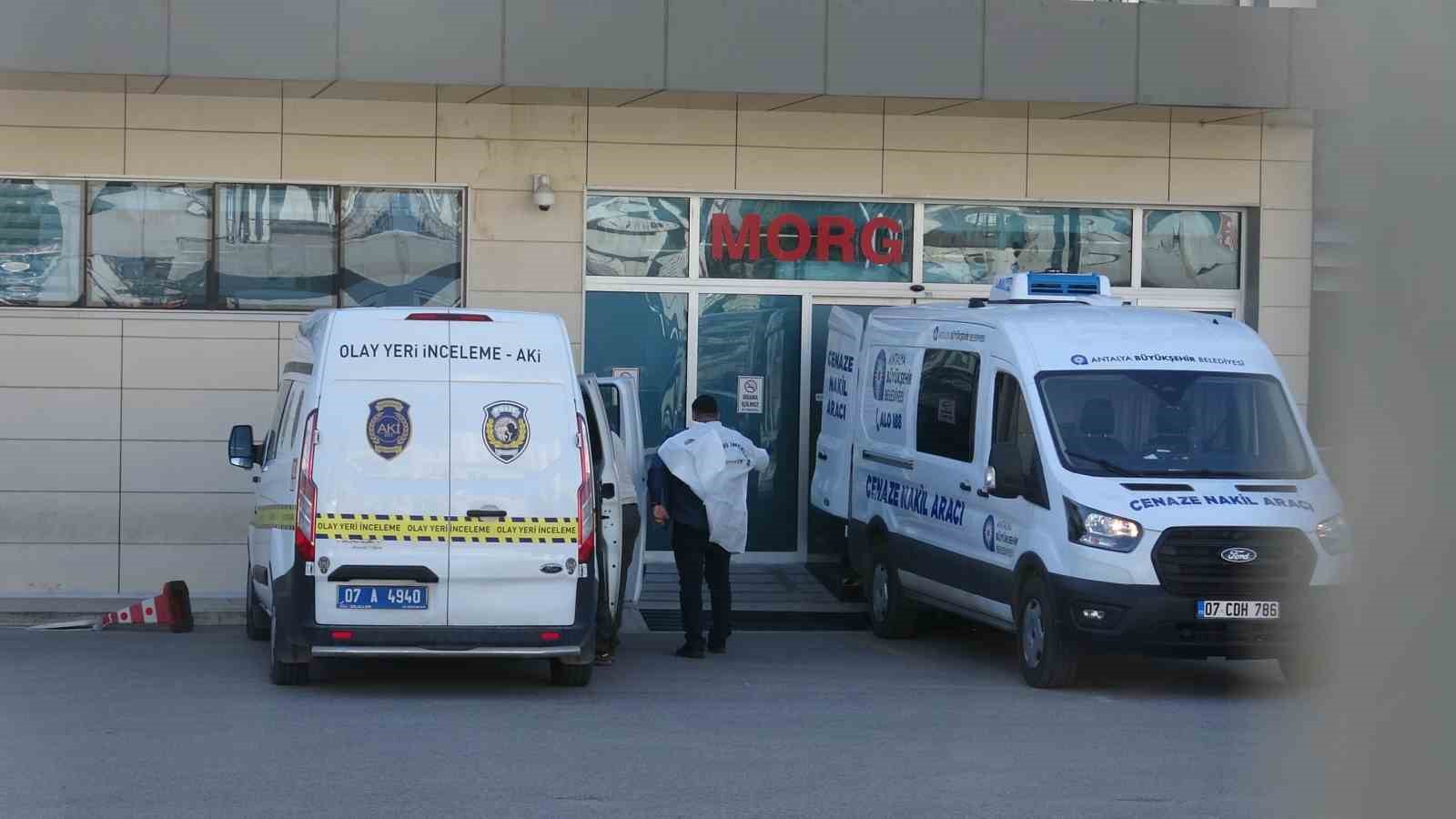 Yol kenarında ölü bulunan 14 yaşındaki çocuğun ailesi gözyaşlarına boğuldu