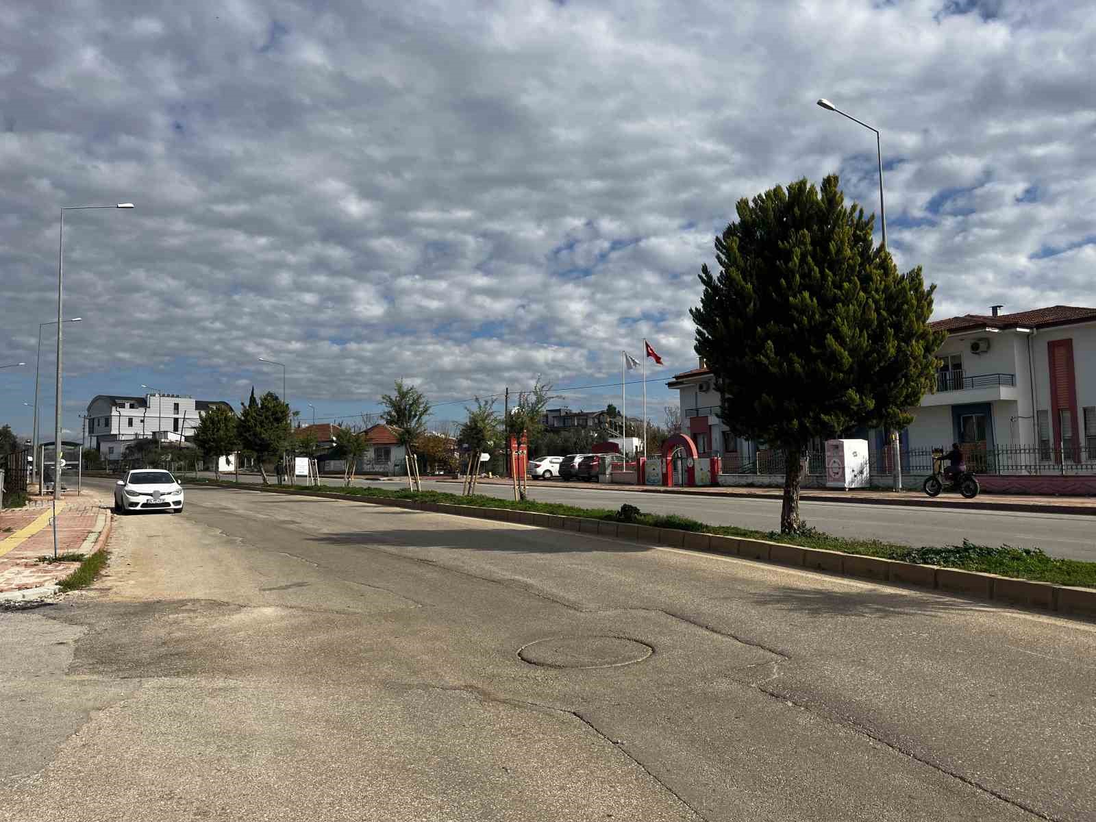 Antalya’da iki öğrenci karne almak için okula giderken kaza yaptı: 1 ölü, 1 yaralı