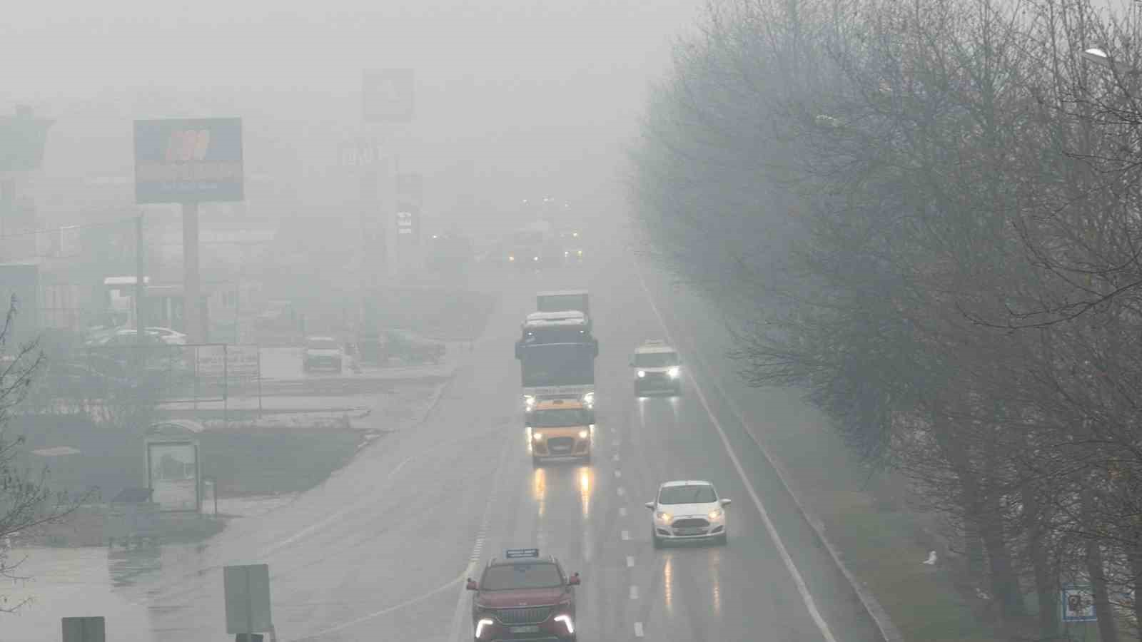 Düzce’de sis etkili oluyor