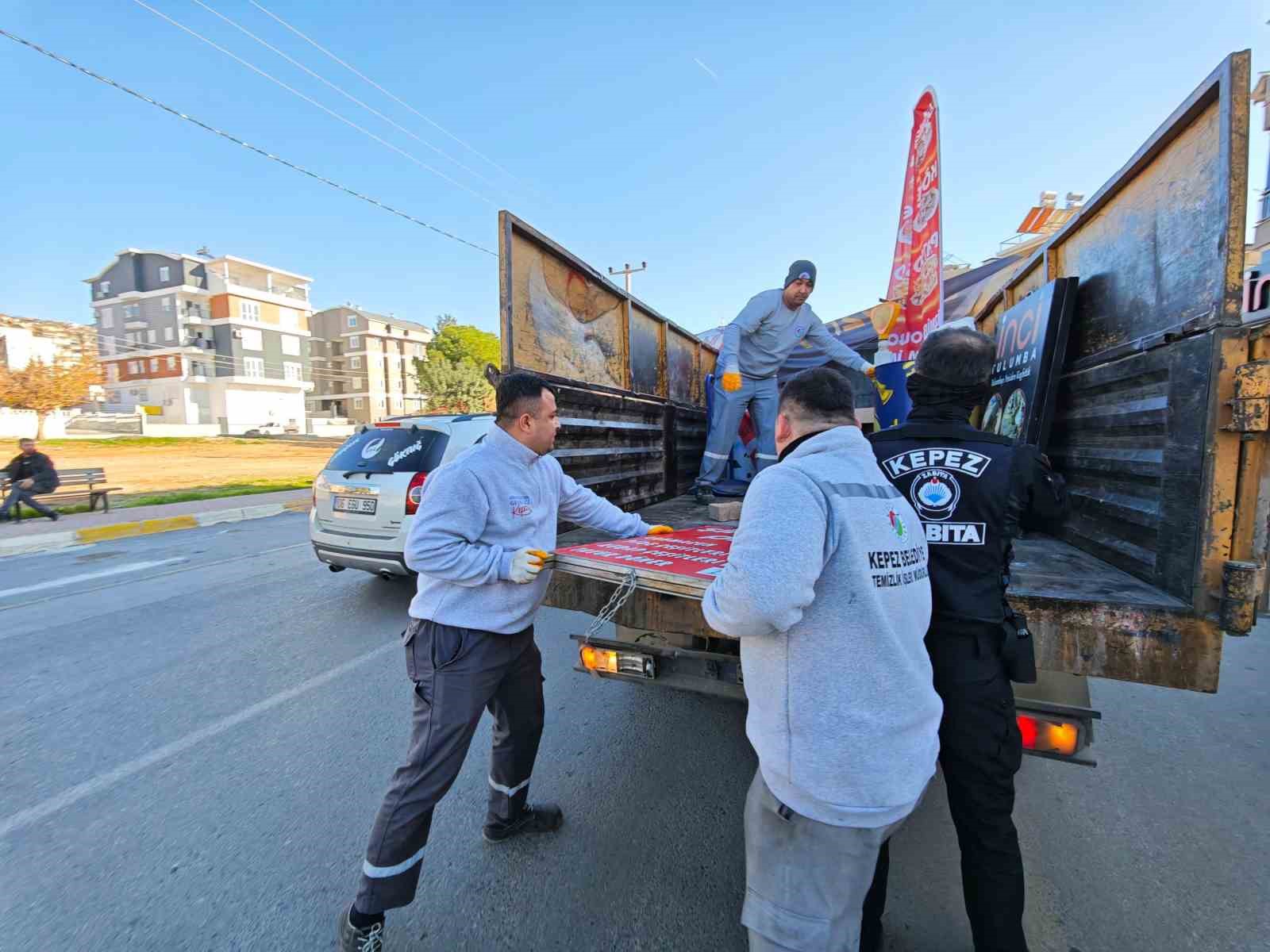 Kepez’de cadde ve kaldırım işgallerine sıkı takip
