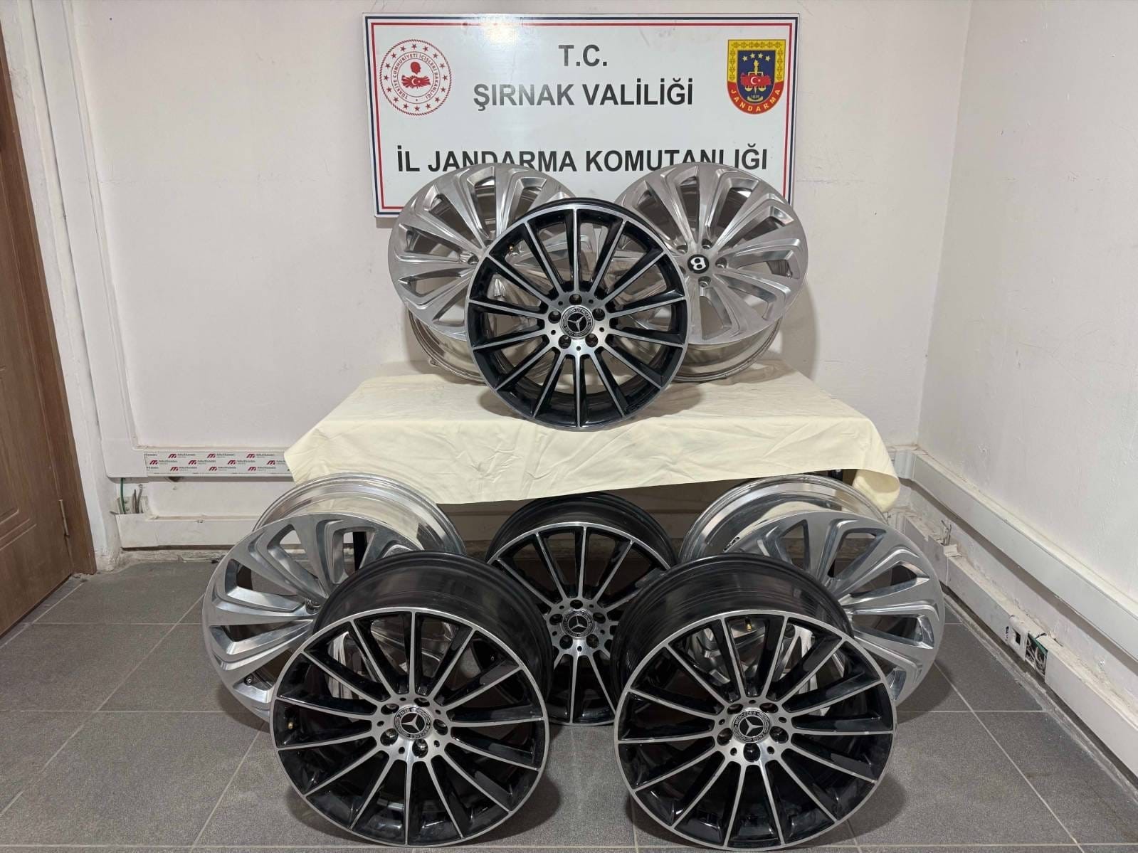 Şırnak’ta 34 milyonluk kaçak ürün ele geçti