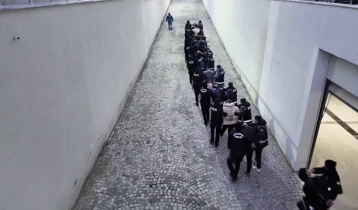 Operasyonda gözaltına alınan 21 şahıstan 14’ü tutuklandı
