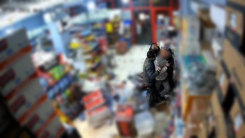 Markette kavga: Ortalık savaş alanına döndü