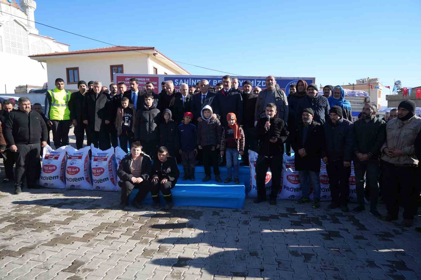 Şahinbey Belediyesinden hayvan yetiştiricilerine 7 bin ton yem desteği