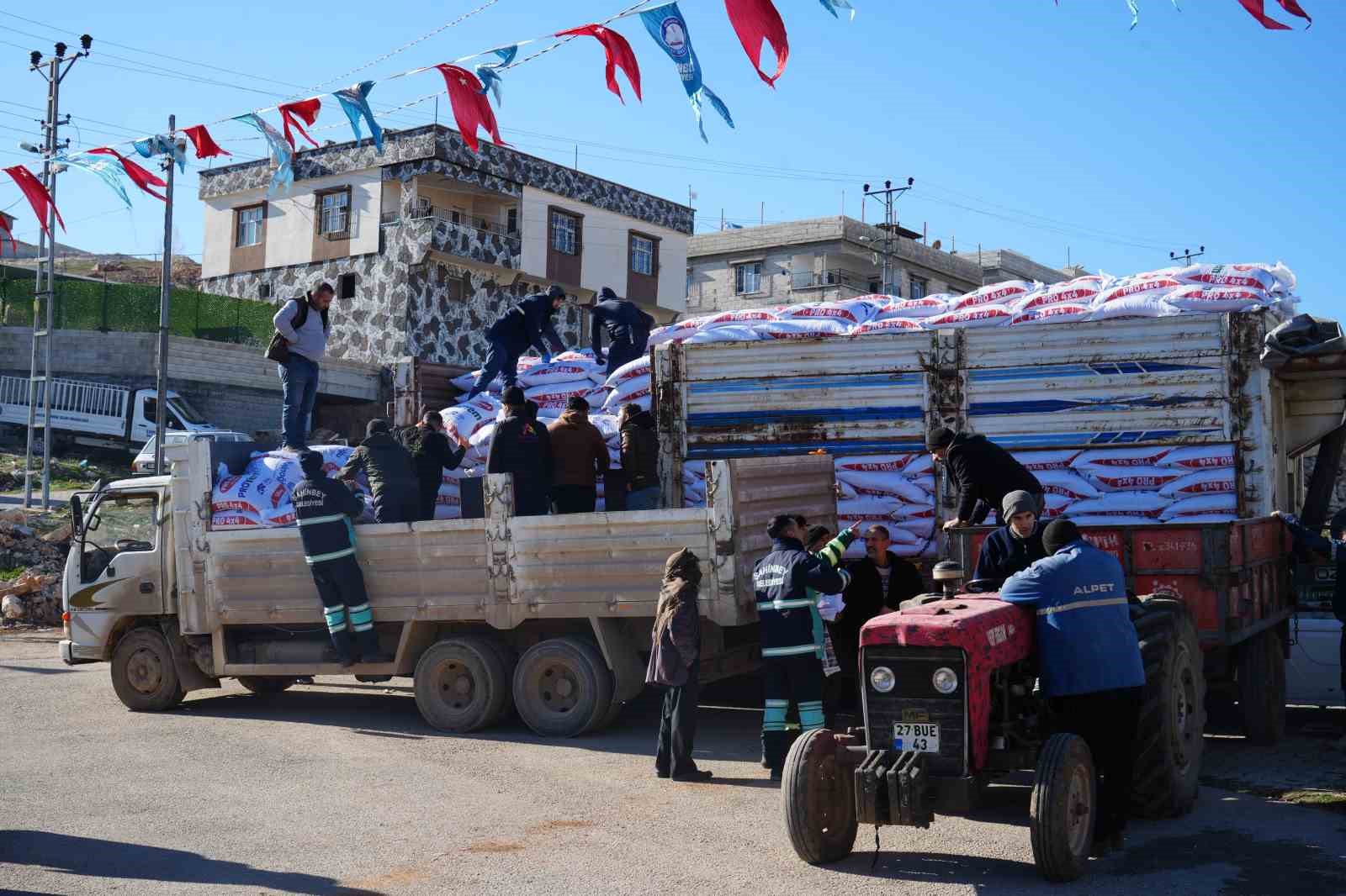 Şahinbey Belediyesinden hayvan yetiştiricilerine 7 bin ton yem desteği
