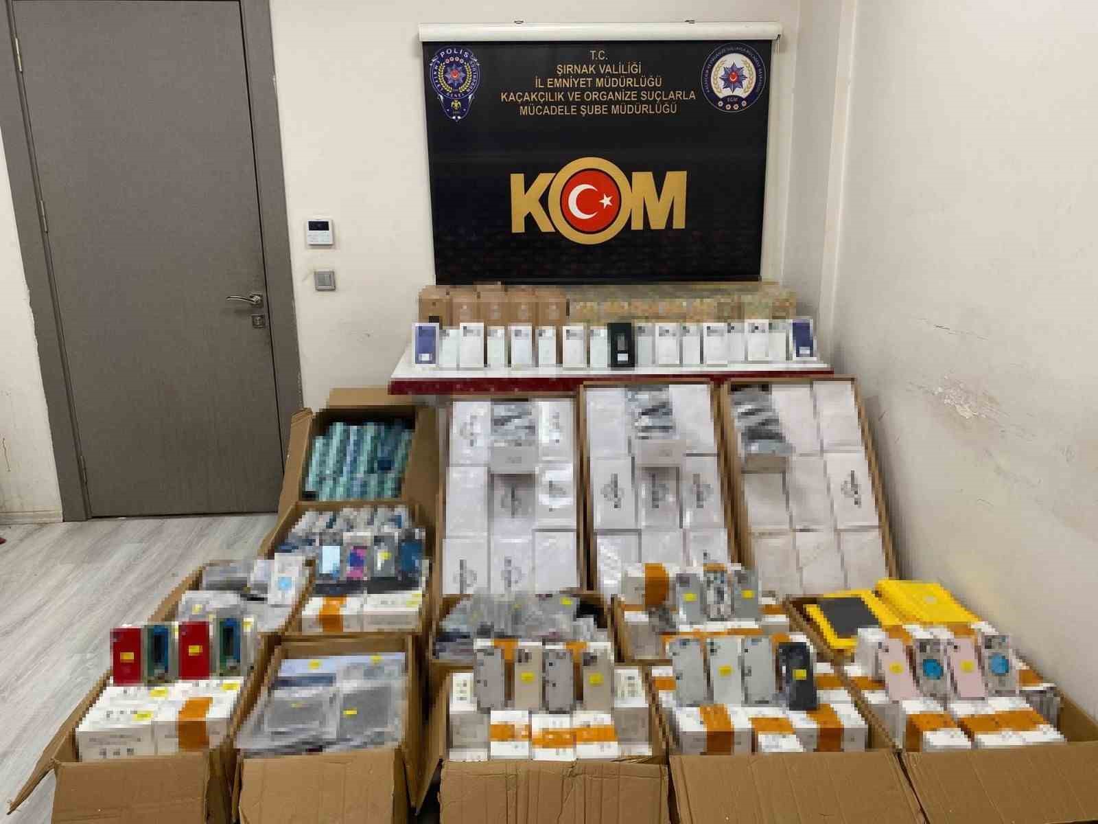 Şırnak’ta silah, uyuşturucu ve milyonluk kaçak mal ele geçirildi