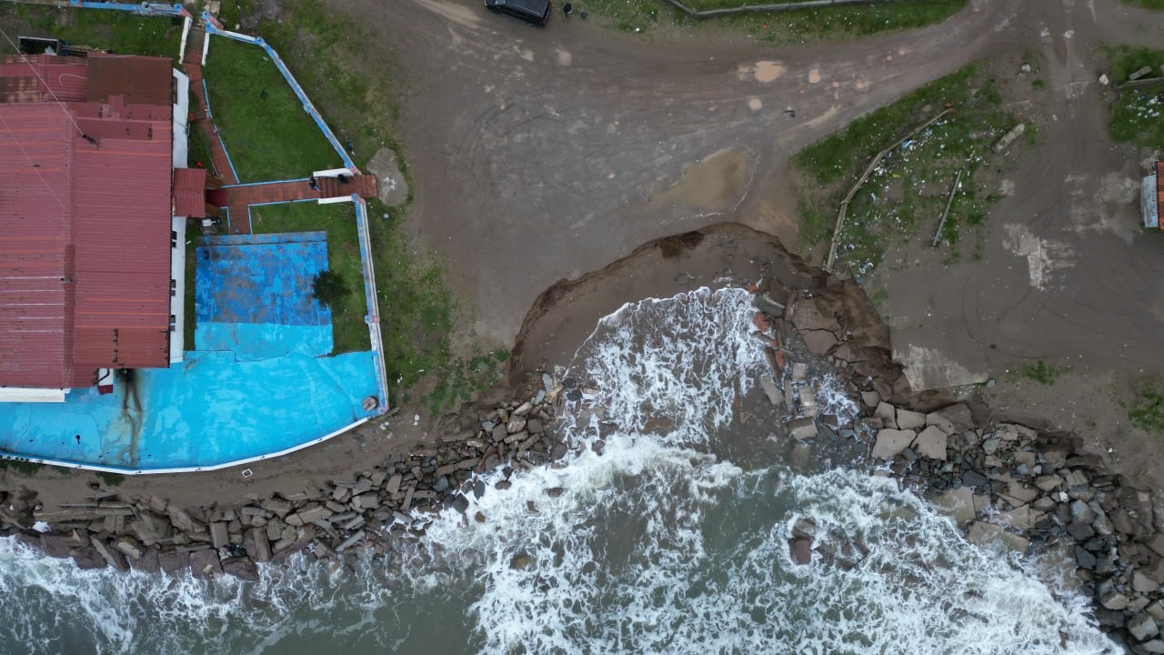 Korkutan kıyı erozyonu: Deniz 50 metre içeri girdi