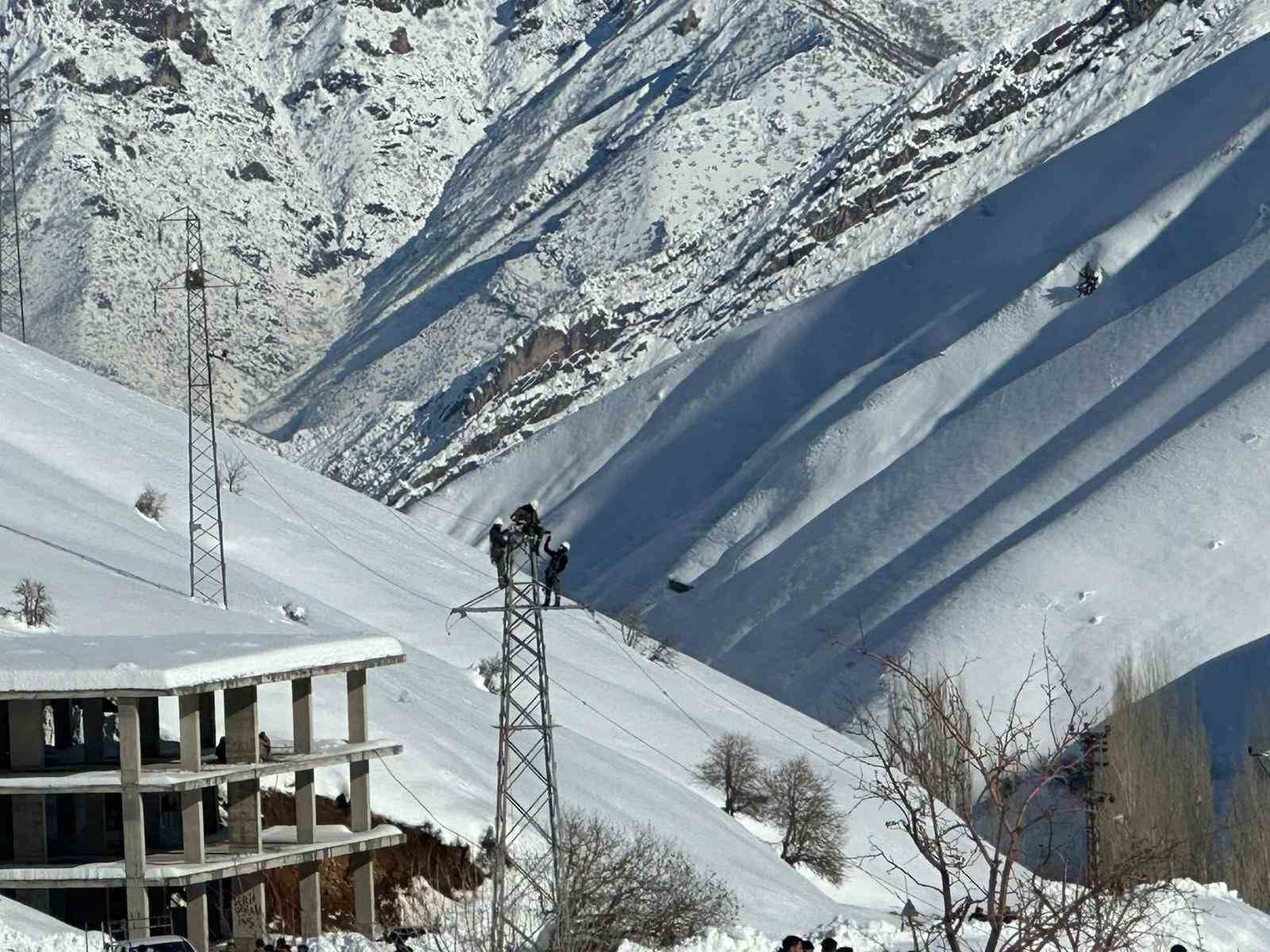 Dicle Elektrik’ten zorlu kış şartlarında kesintisiz enerji mesaisi