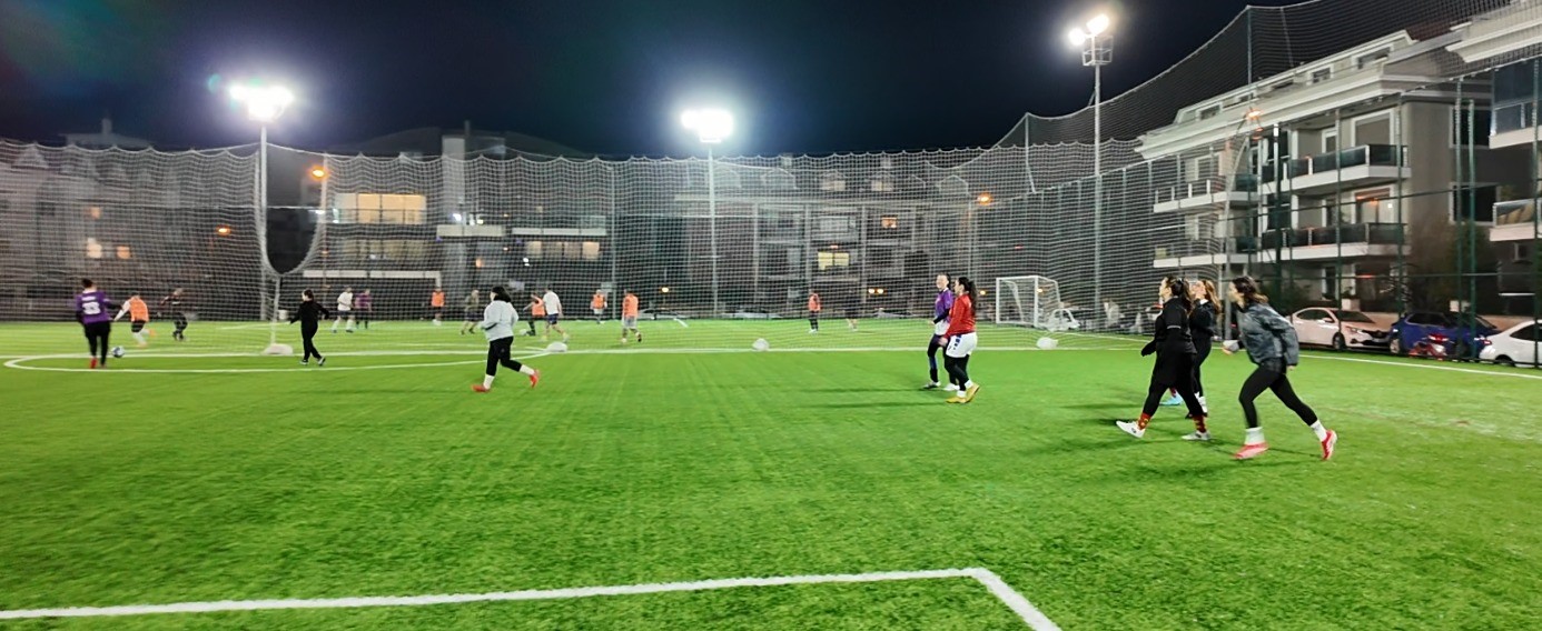Marmaris’te kadınlardan 9 yıllık futbol geleneği