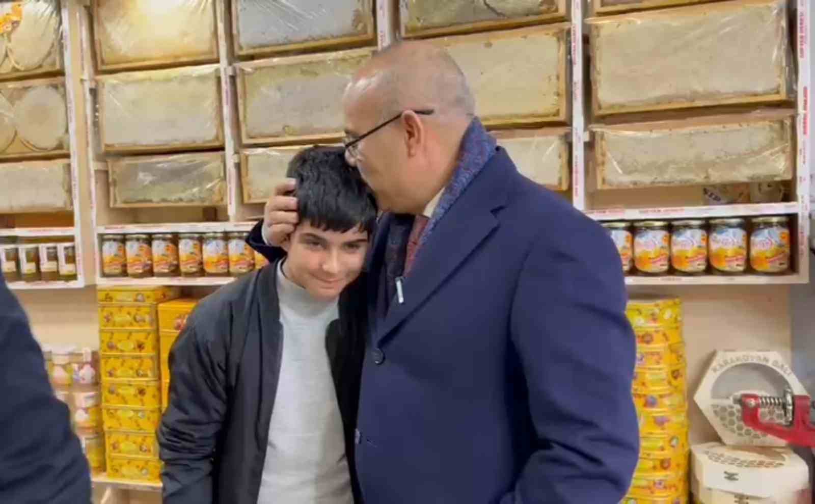 Ağrı’da Vali Koç’un vedasında duygusal anlar