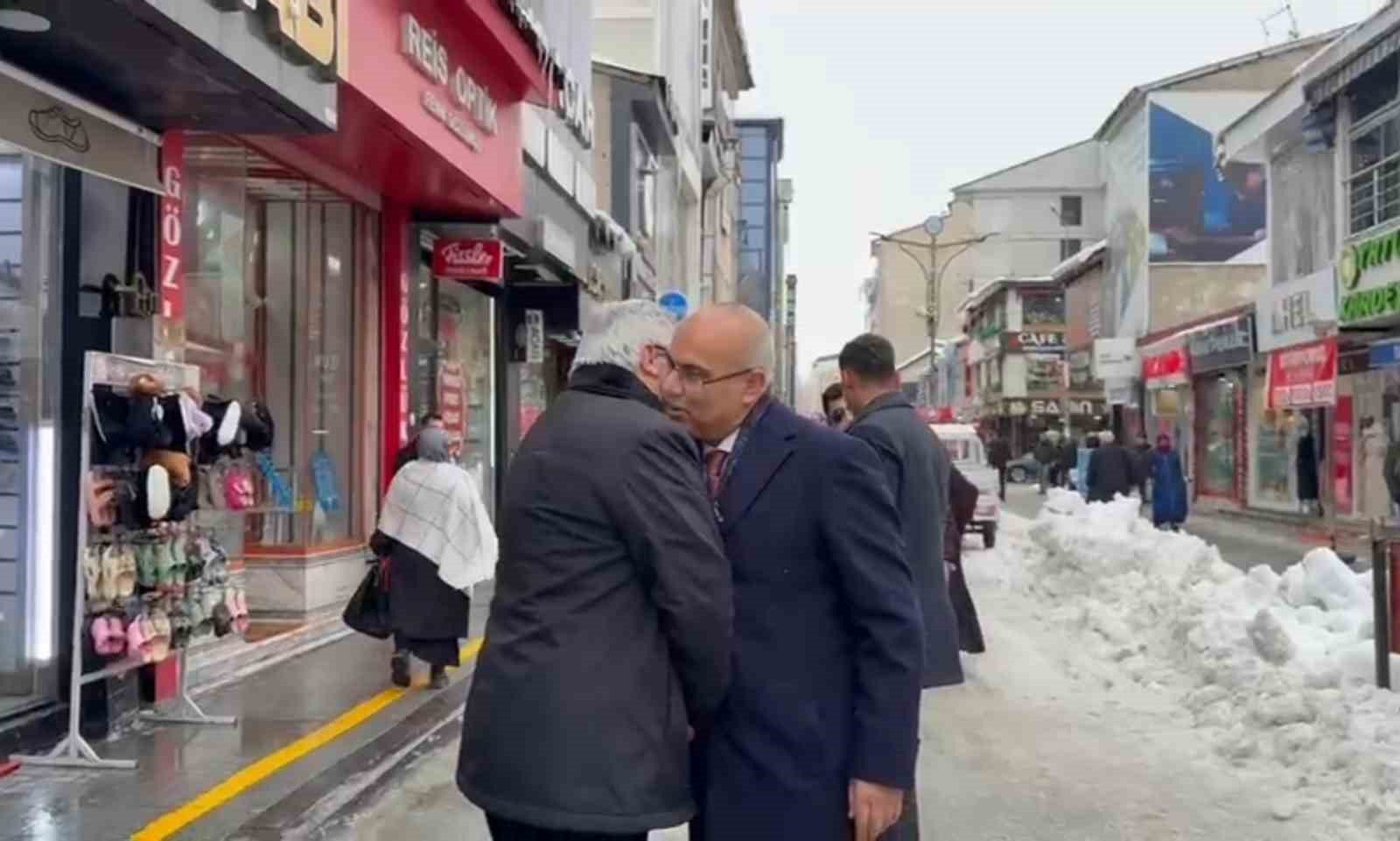 Ağrı’da Vali Koç’un vedasında duygusal anlar