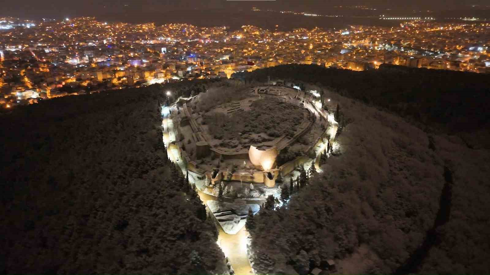 Kar altında kalan Aydos Kalesi havadan görüntülendi