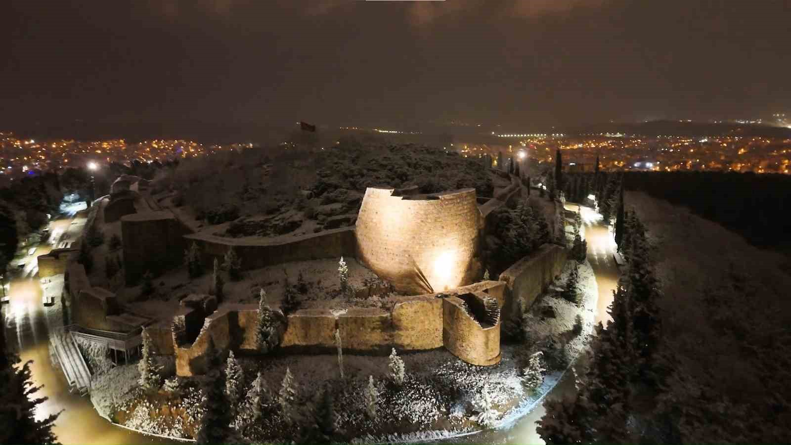 Kar altında kalan Aydos Kalesi havadan görüntülendi