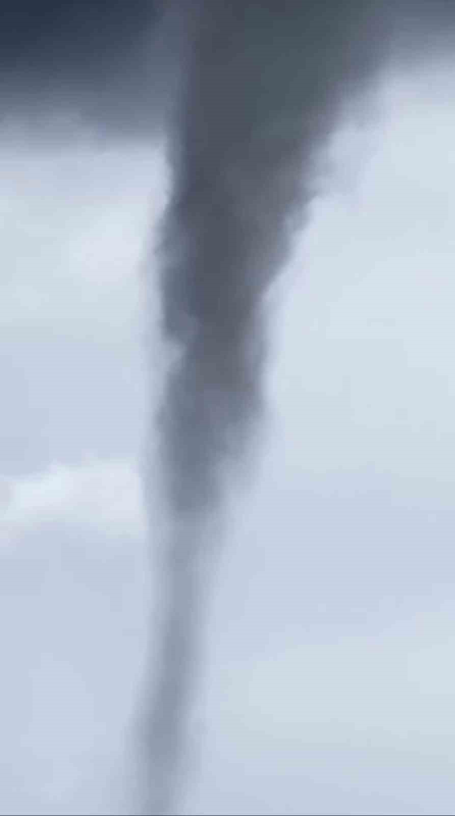 Hatay’da denizde hortum oluştu