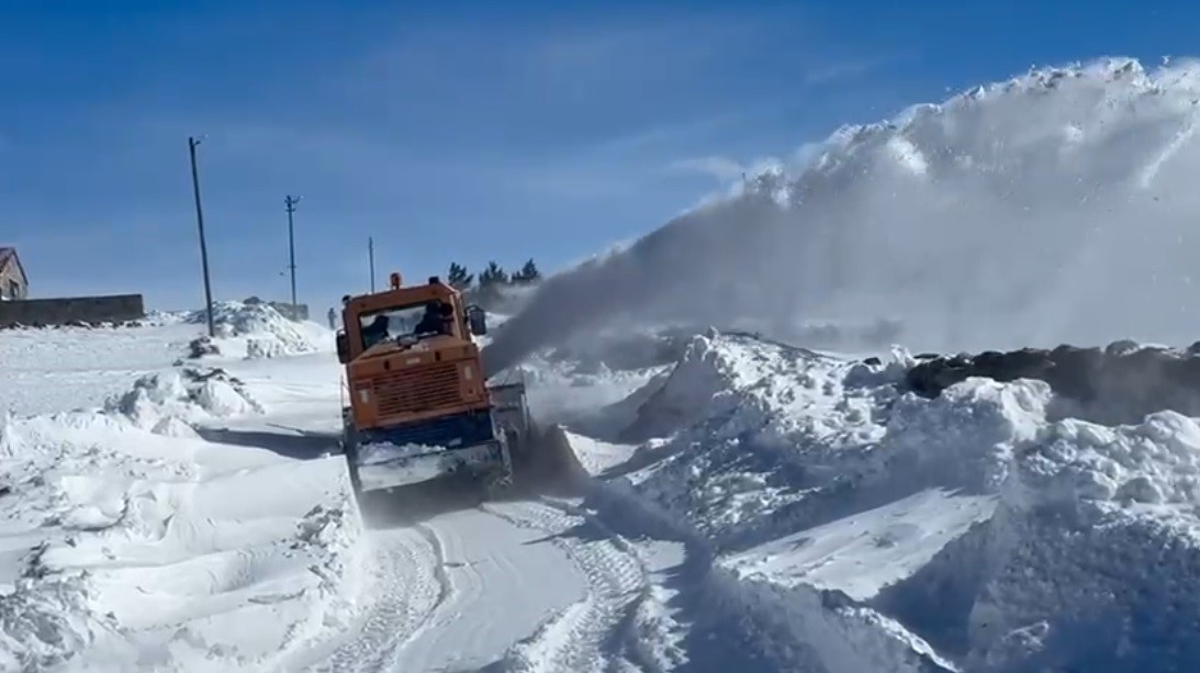 Kars’ta 208 köy yolu kapalı bulunuyor