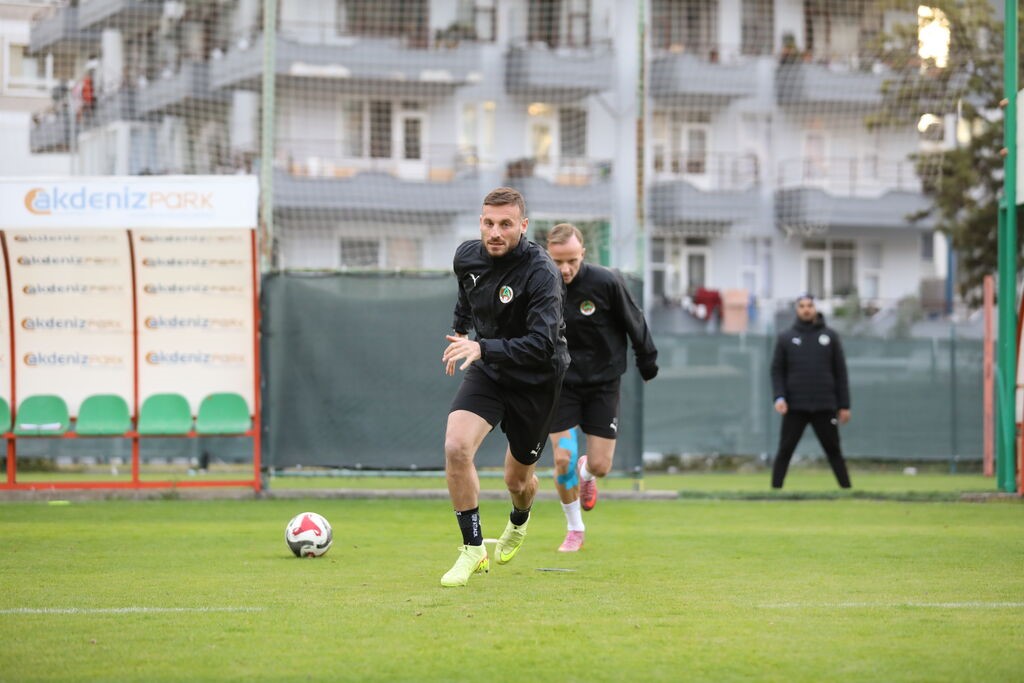 Alanyaspor, Fenerbahçe maçı hazırlıklarını tamamladı