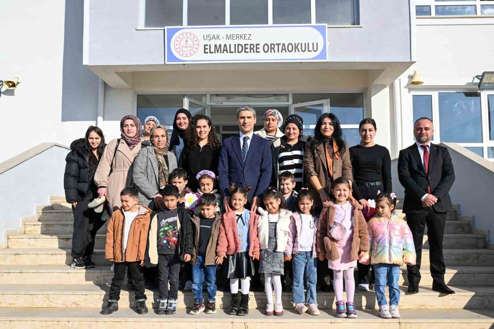Uşak’ta 63 bin 453 öğrenci karne sevinci yaşadı