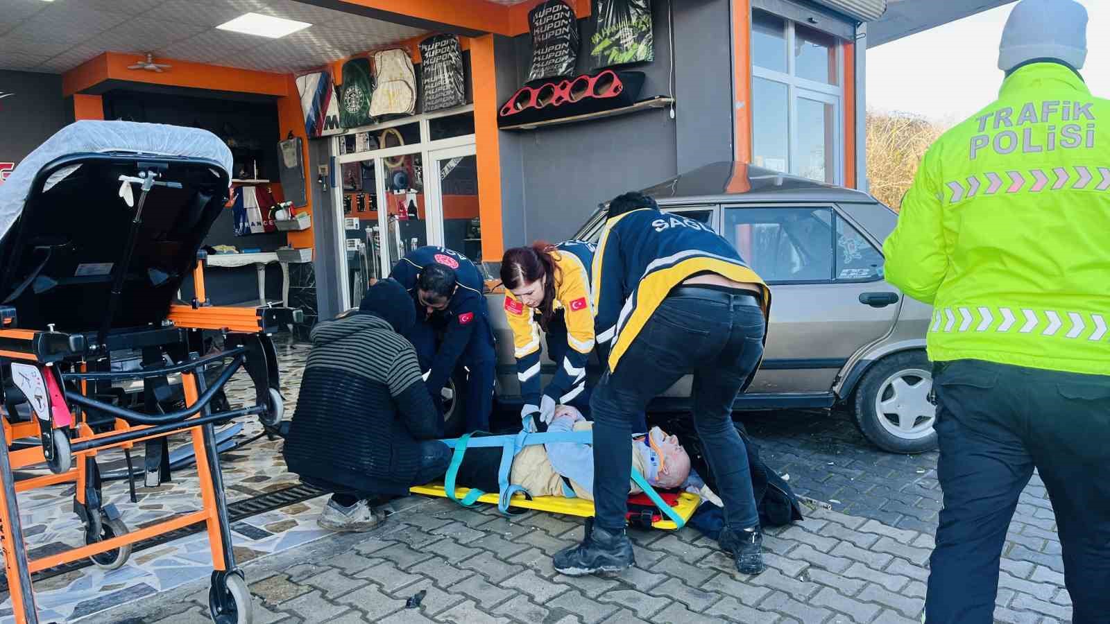Ordu’da buzlu yolda otomobilin çarptığı yaşlı adam metrelerce havaya savruldu