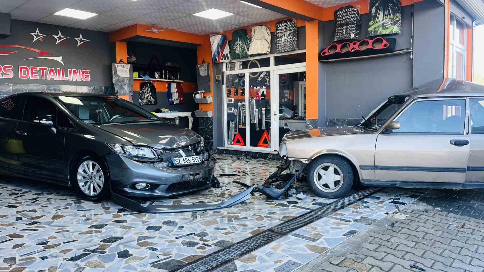 Ordu’da buzlu yolda otomobilin çarptığı yaşlı adam metrelerce havaya savruldu