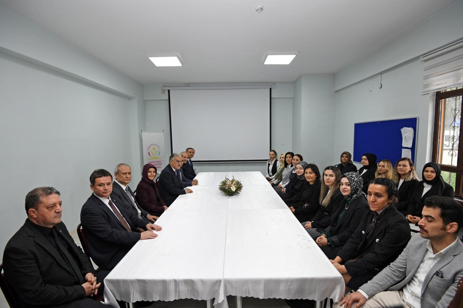 Başkan Aydın, özel Gereksinimli çocukların karne sevincini paylaştı