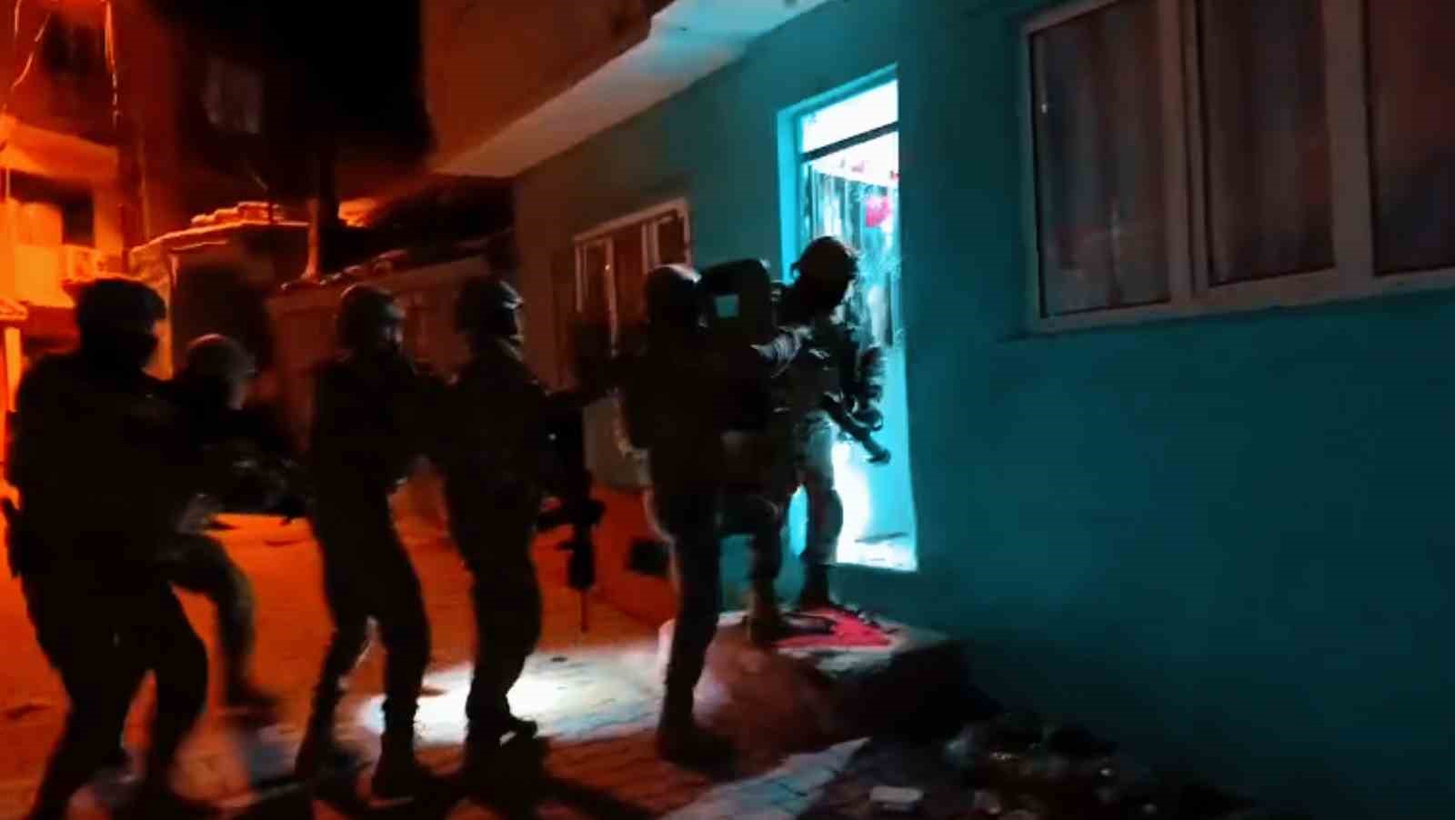 Helikopterli operasyonla uyuşturucu tacirlerine darbe: 16 tutuklama