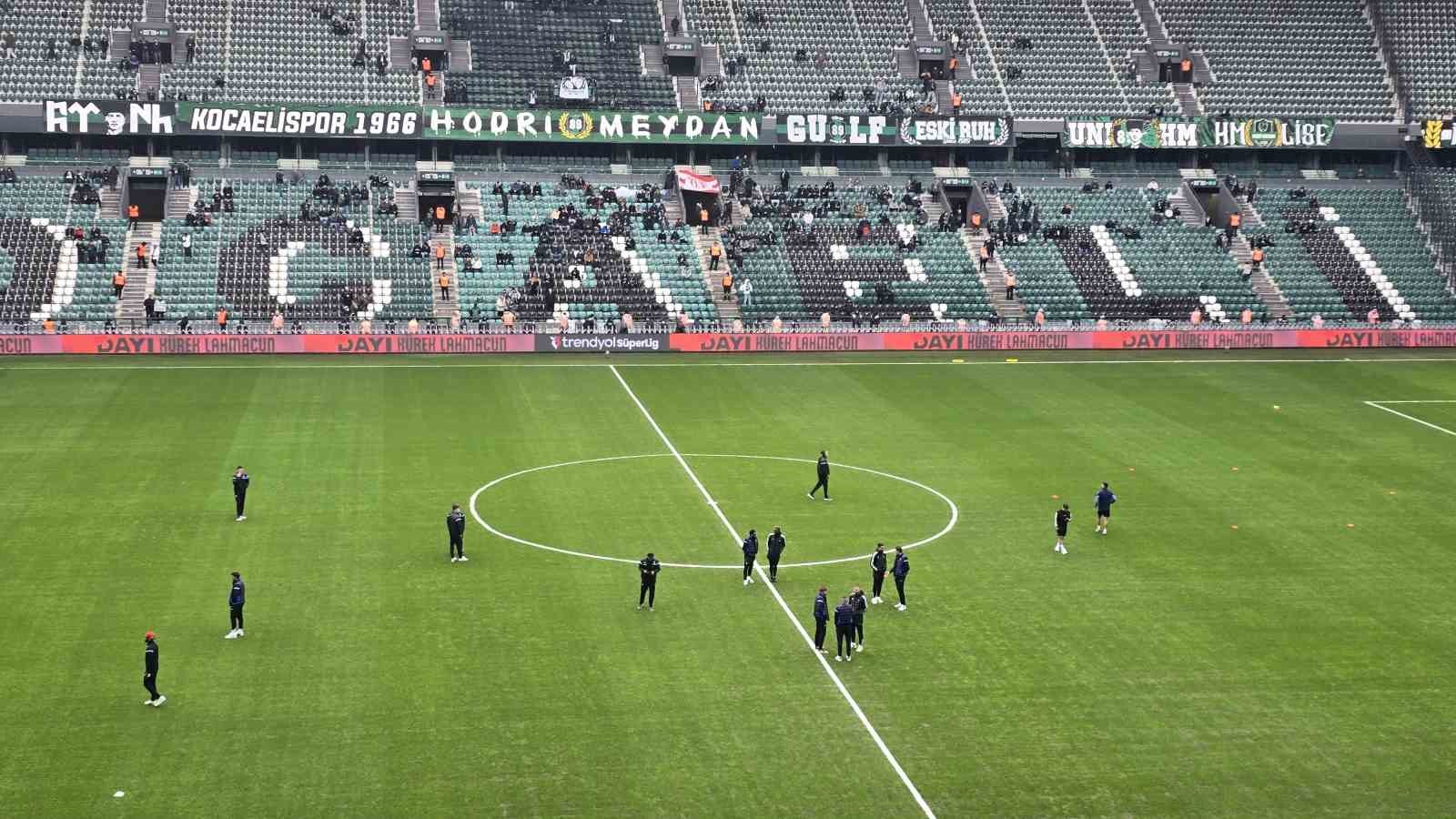 Kocaeli Stadyumu’nun zemini maça hazır