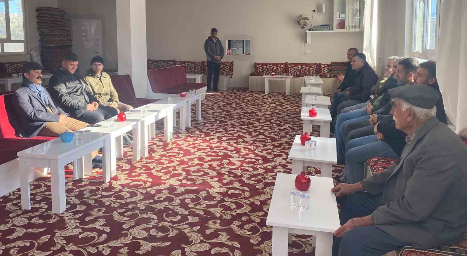 Besni Kaymakamı Aslan, Atmalı Köyü’nde vatandaşlarla buluştu