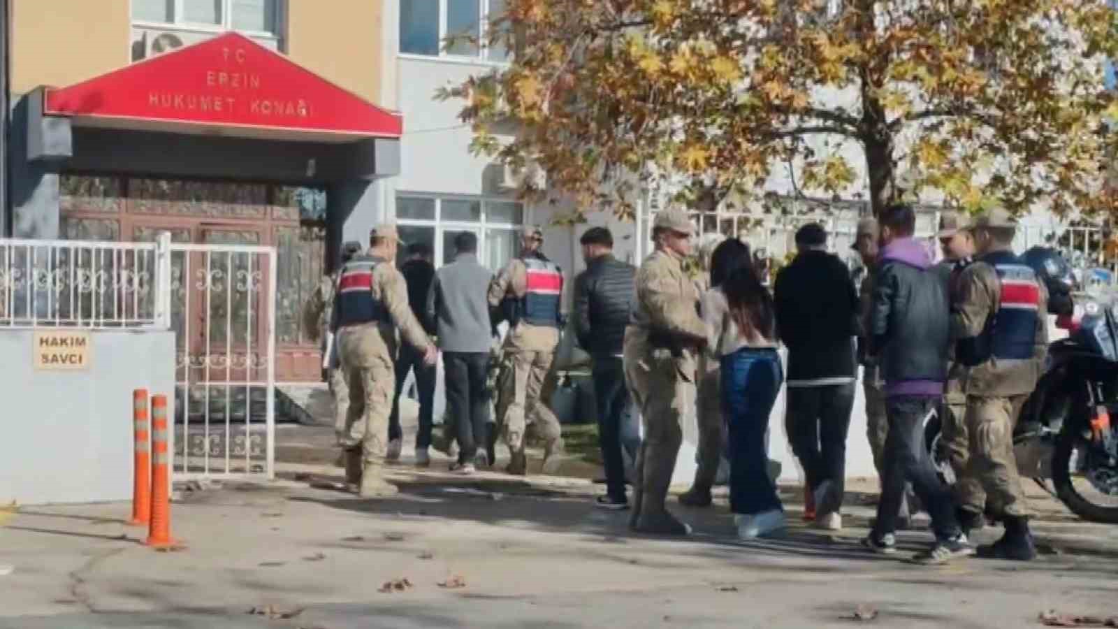 Portakal çalarken suçüstü yakalanan 5 şahıs yakalandı