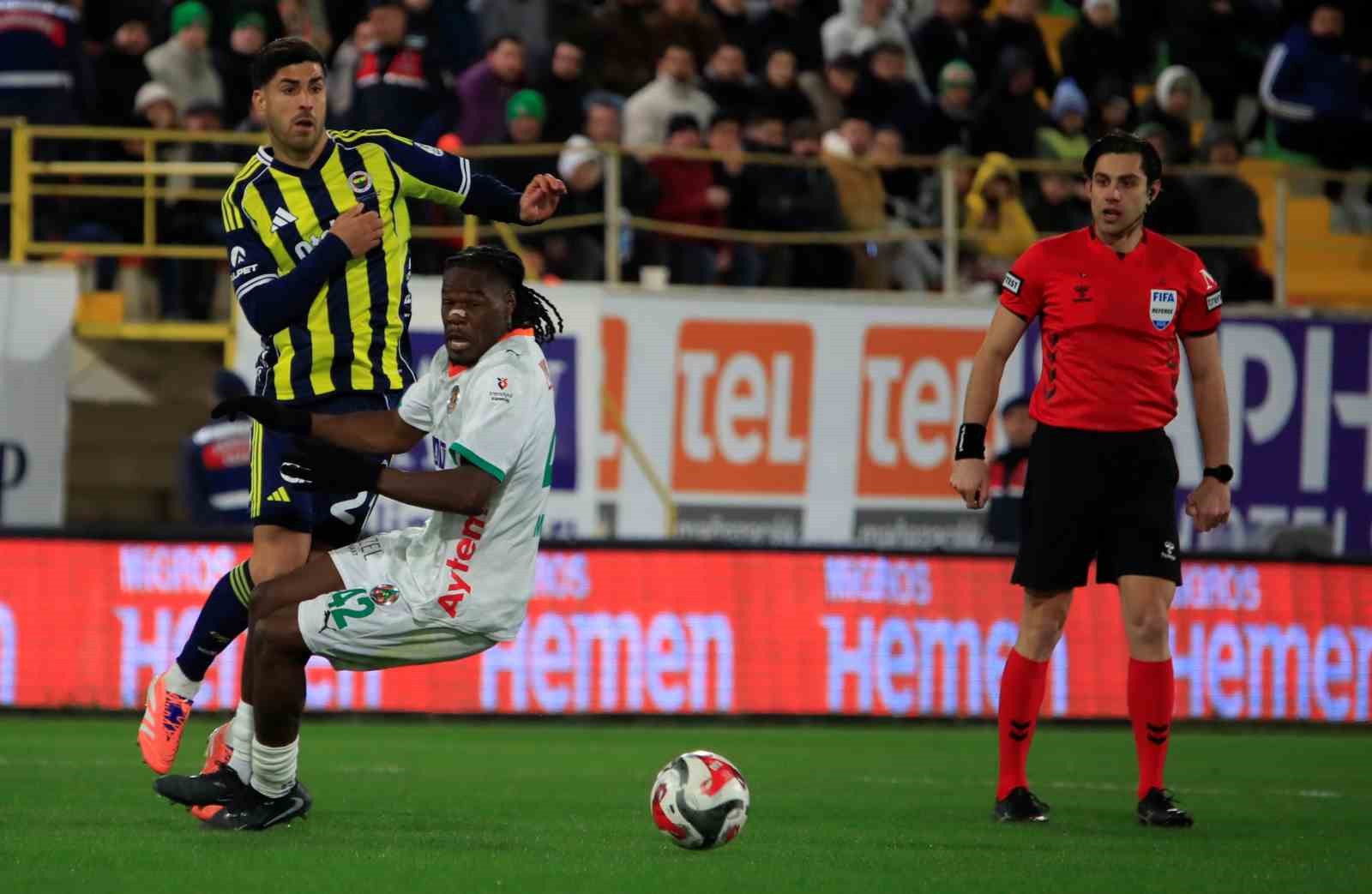 Trendyol Süper Lig: Corendon Alanyaspor: 2 - Fenerbahçe: 3 (Maç sonucu)