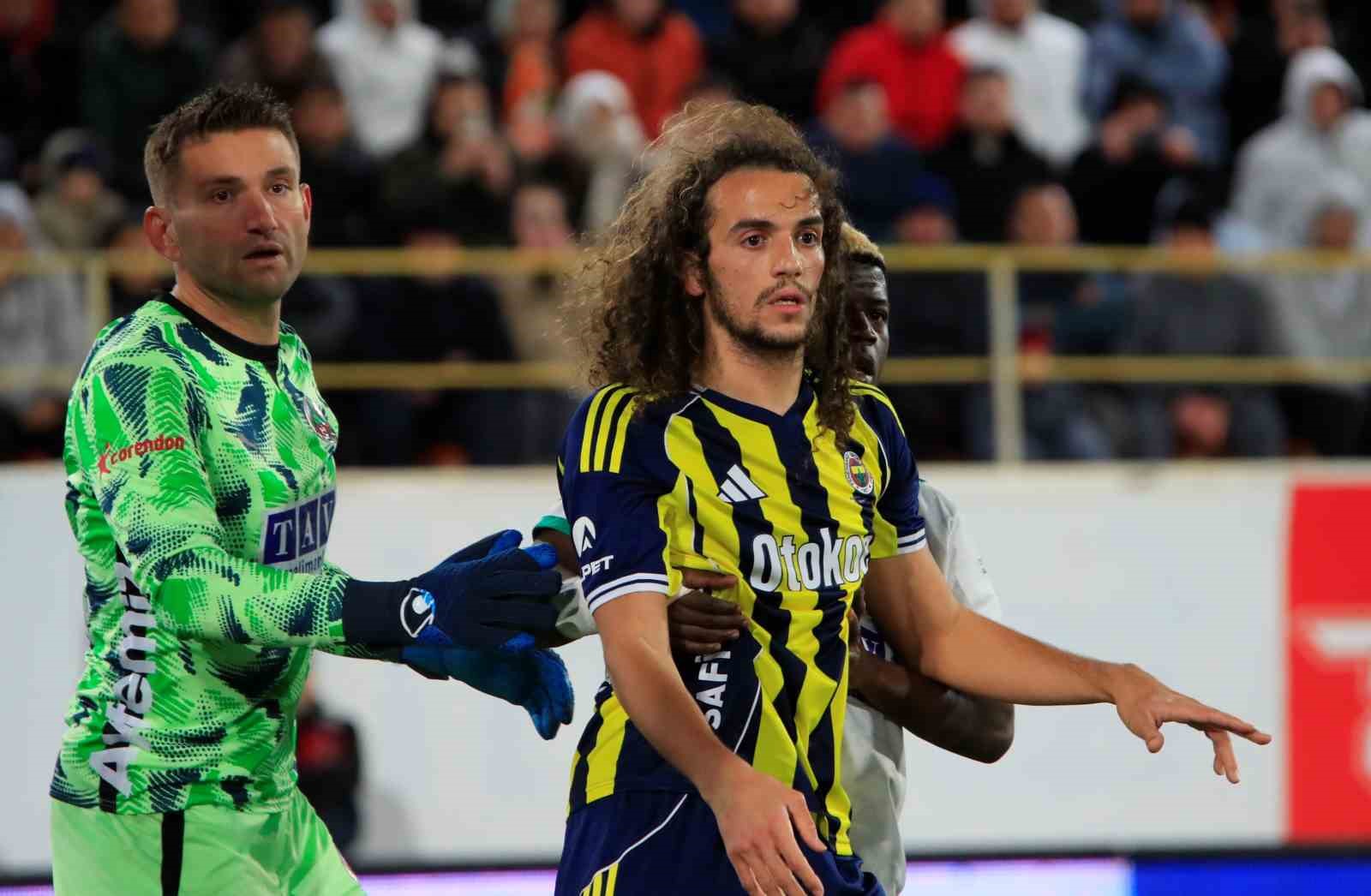 Trendyol Süper Lig: Corendon Alanyaspor: 2 - Fenerbahçe: 3 (Maç sonucu)