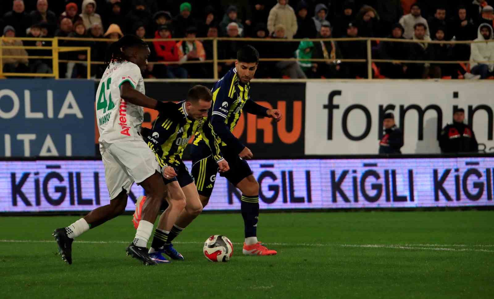 Trendyol Süper Lig: Corendon Alanyaspor: 2 - Fenerbahçe: 3 (Maç sonucu)