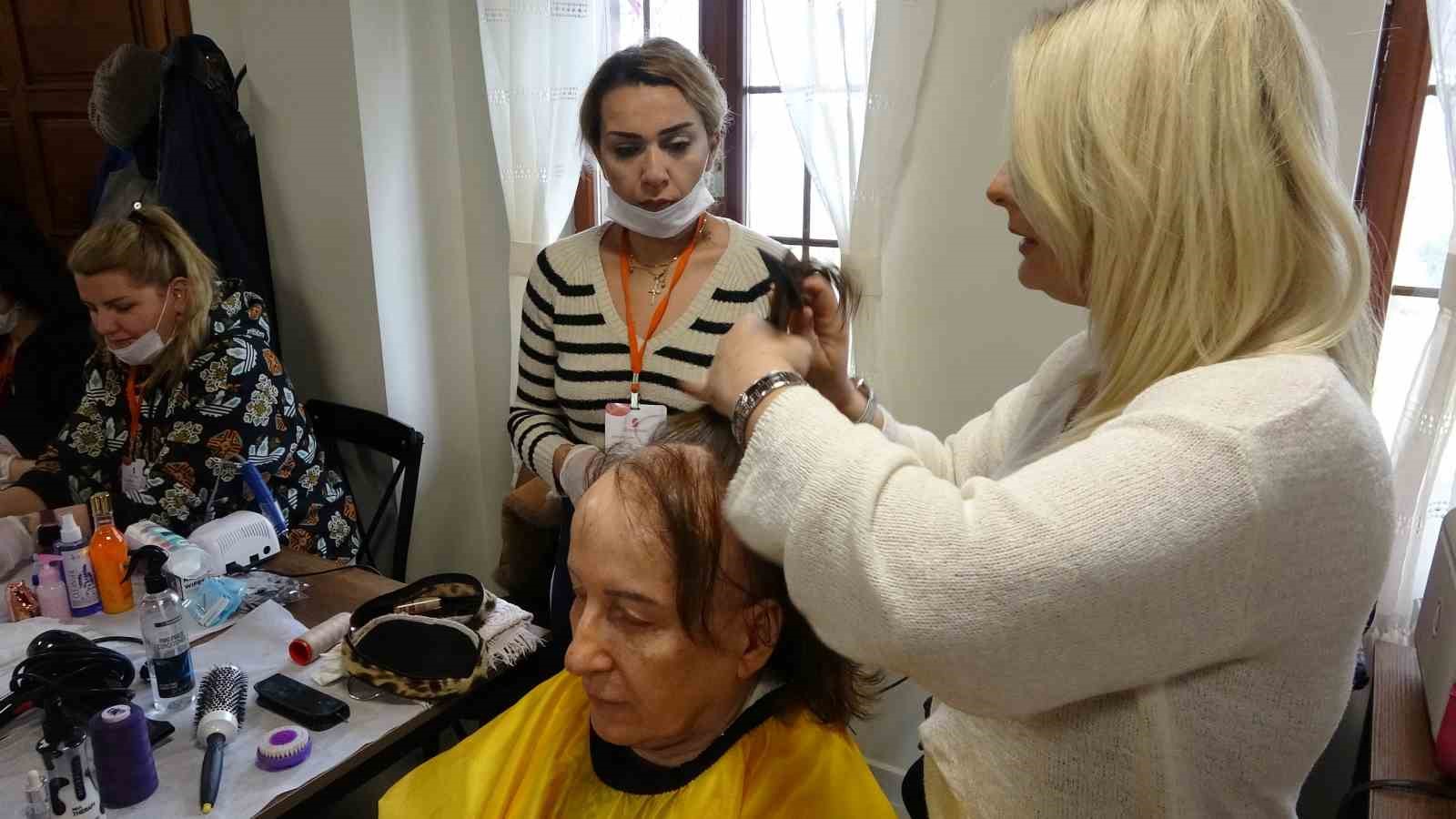 Acılarını üreterek unutuyorlar