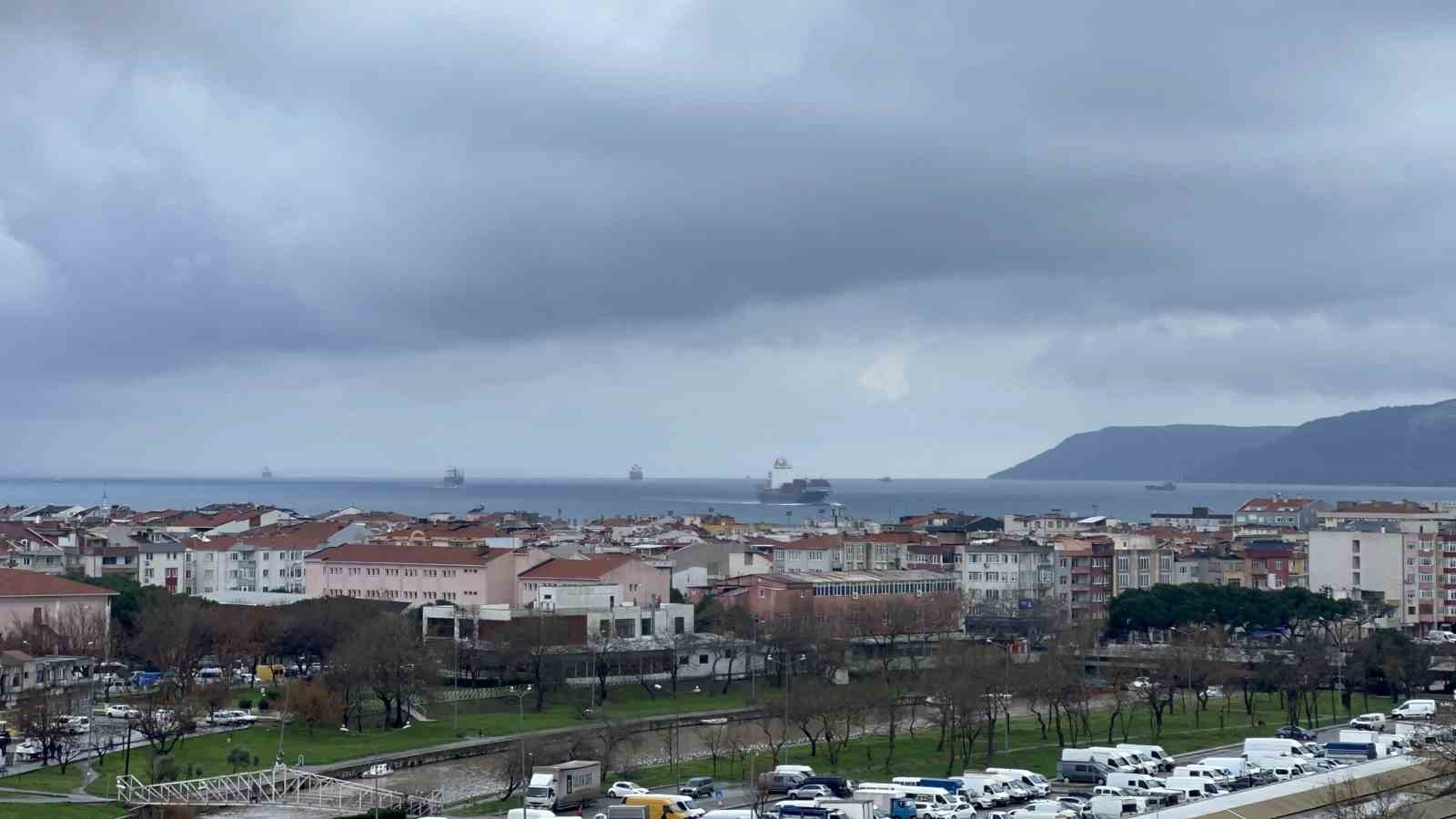 Çanakkale Boğazı çift yönlü trafiğe açıldı