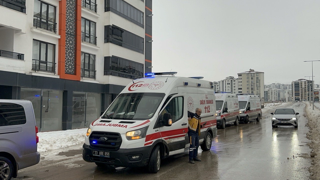 Elazığ’da sitede doğal gaz zehirlenmesi: 1’i çocuk 6 kişi hastaneye kaldırıldı