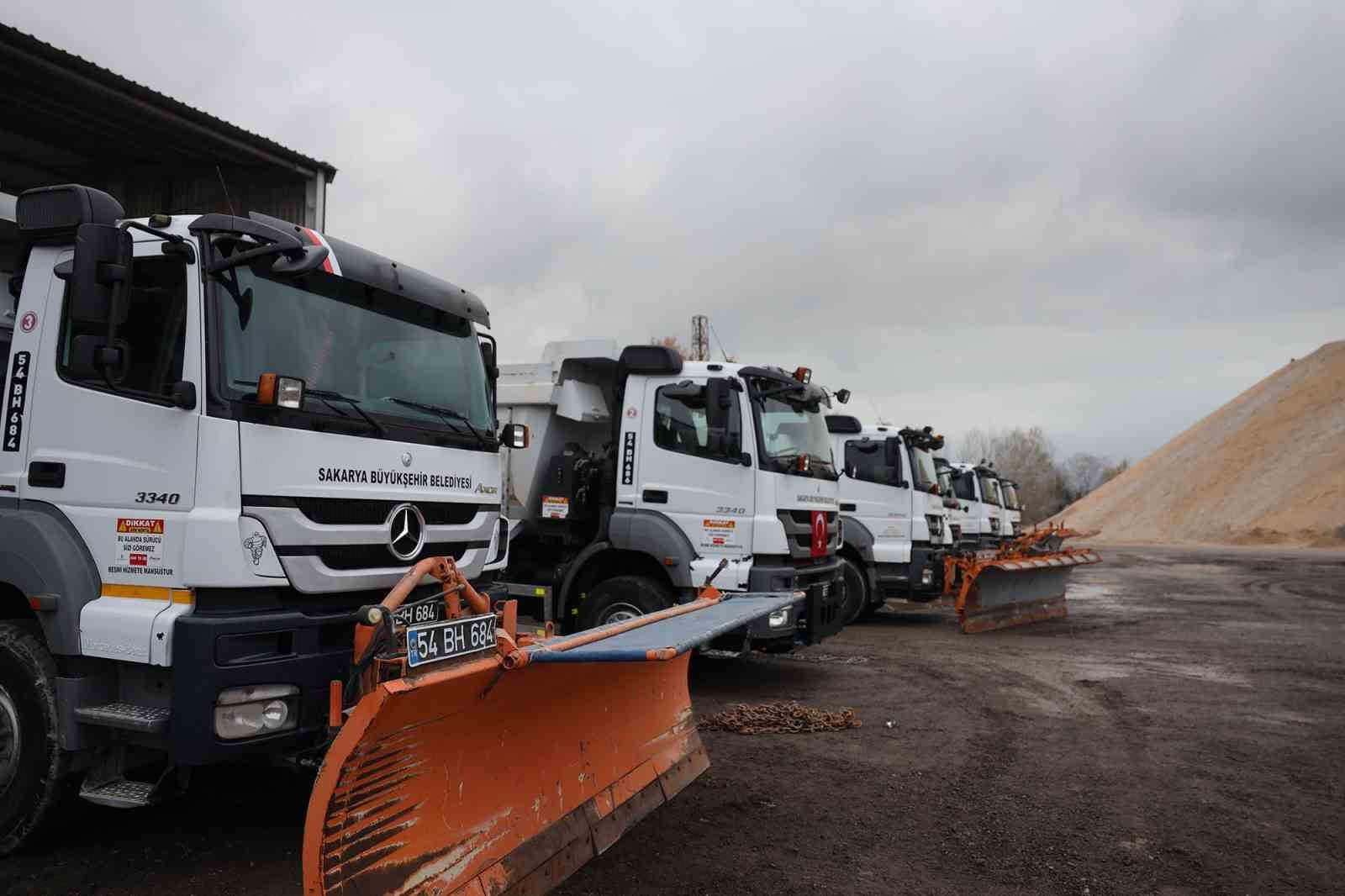 Büyükşehir kar mesaisine hazır: 49 araç ve 98 personel teyakkuza geçti