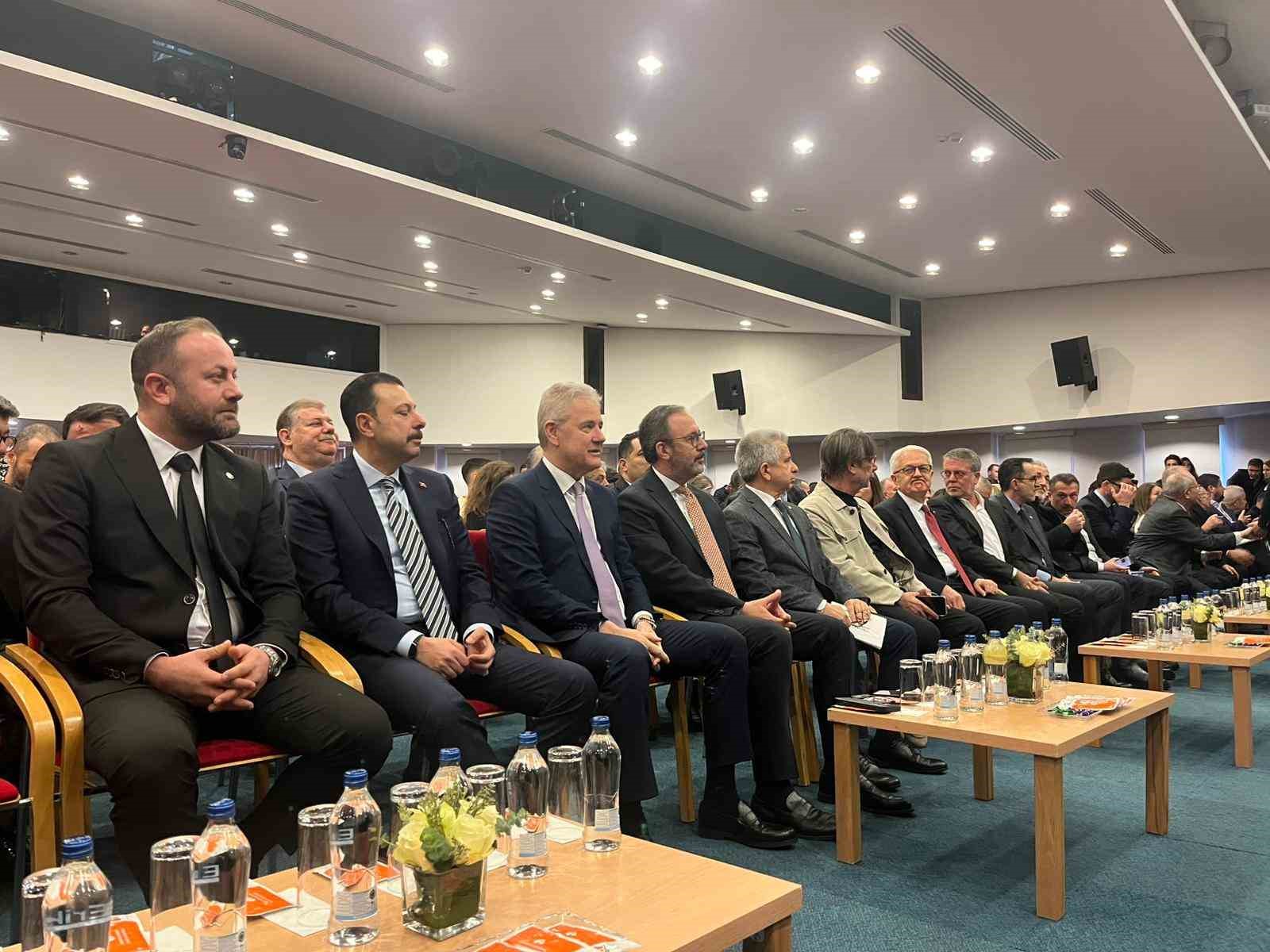 İzmir Ekonomi Üniversitesi Spor Yöneticiliği Sertifika Programı başladı