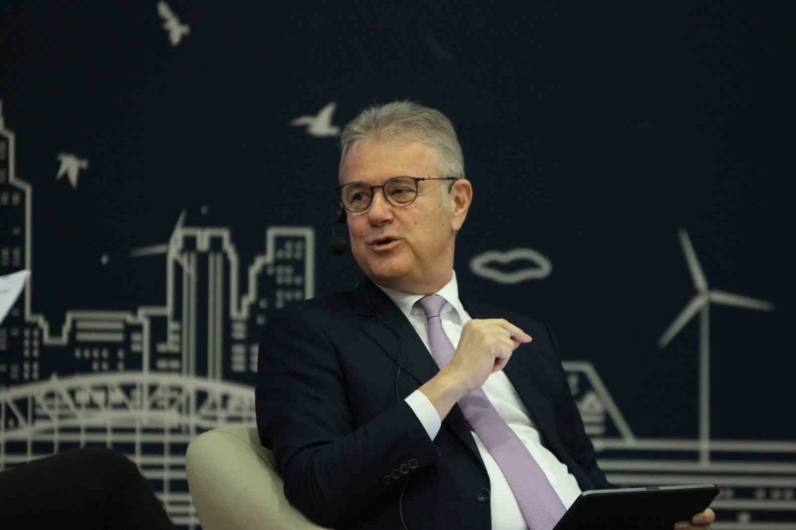 İzmir Ekonomi Üniversitesi Spor Yöneticiliği Sertifika Programı başladı