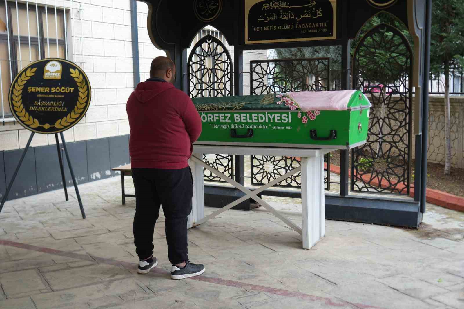 6.5 aydır teşhis konulamayan genç kızın ailesi cenazesini aldı